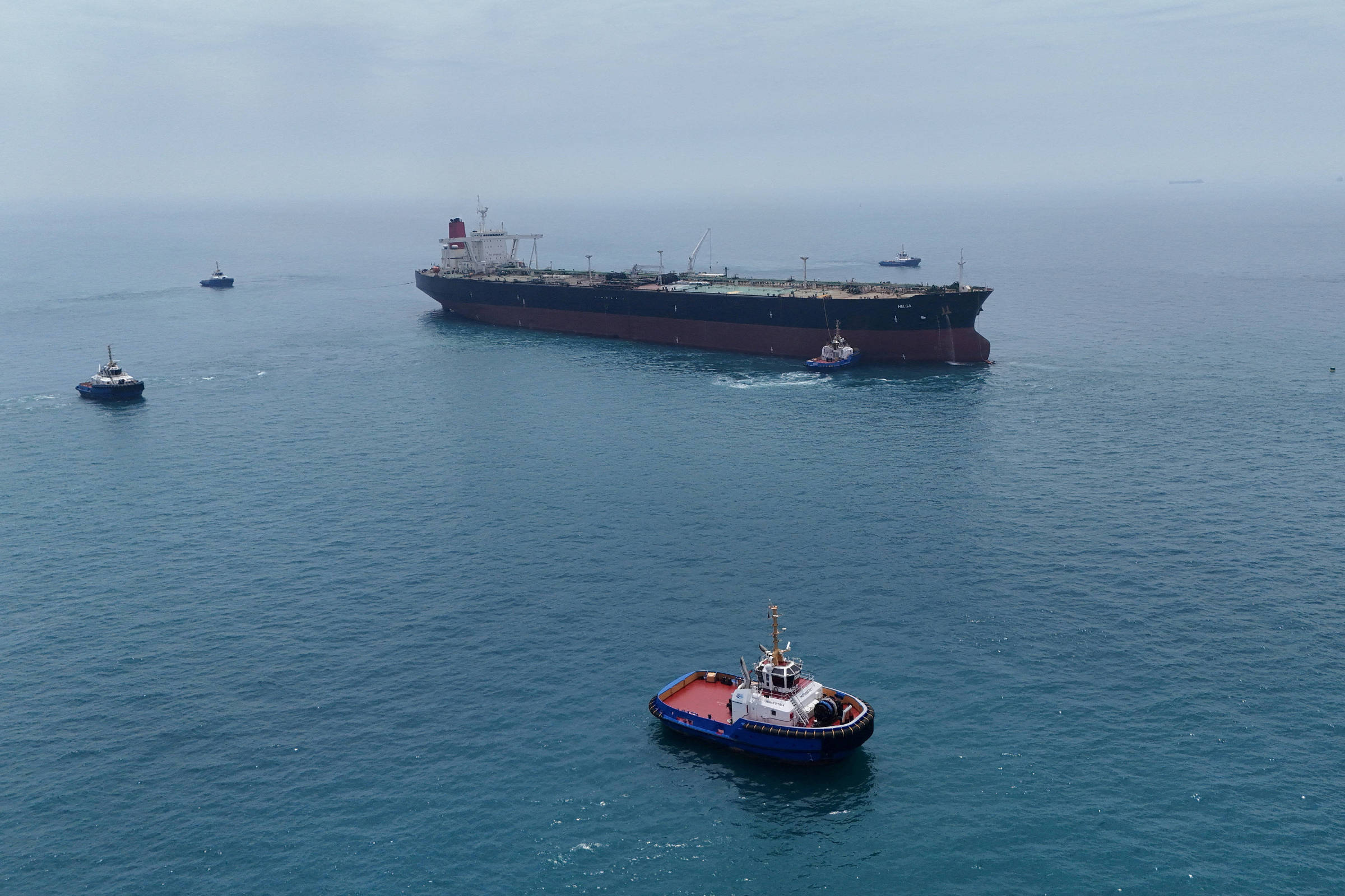OPEP+ Aprovou Novo Aumento na Produção de Petróleo: O Impacto da Retomada das Exportações via Estreito de Hormuz