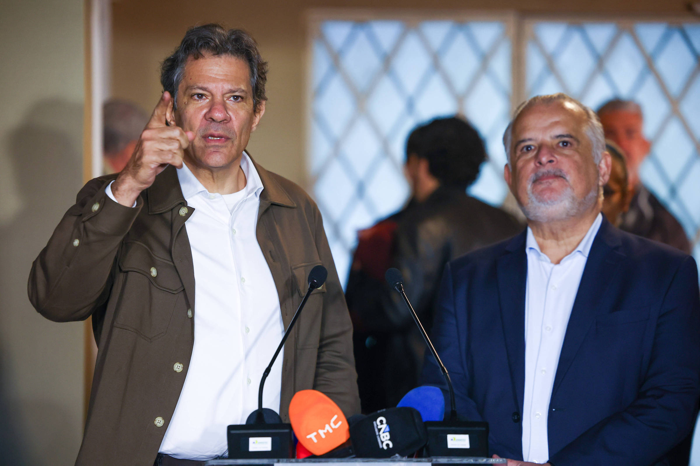 A Disputa Eleitoral em São Paulo: Tendências e Desafios para o PT e Tarcísio