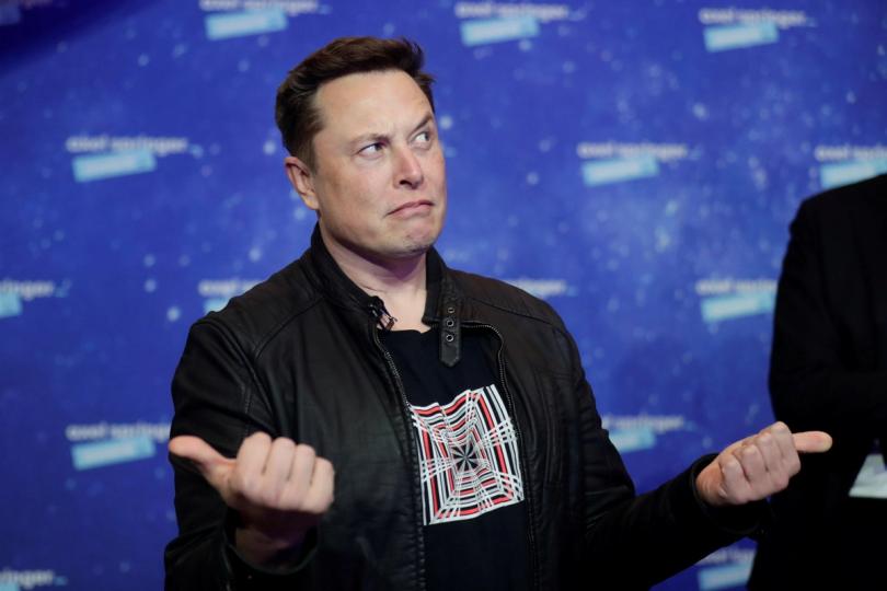 A Inclusão da SpaceX no Nasdaq 100: Uma Advertência Histórica