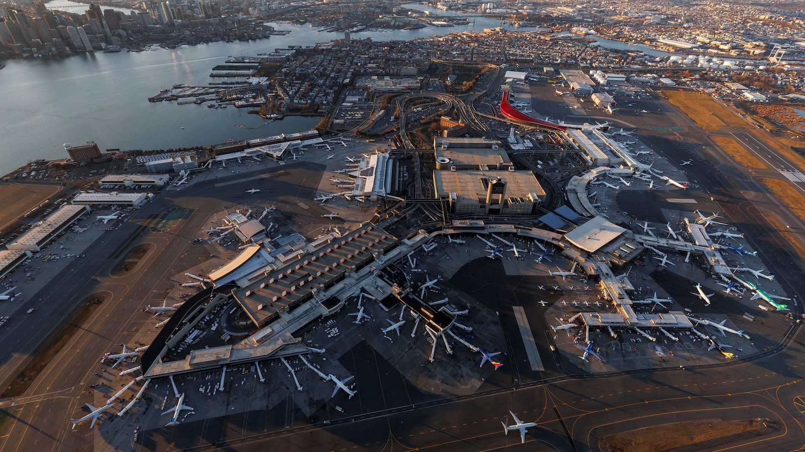 Problemas de abastecimento afetam o Aeroporto Logan de Boston, causando atrasos e cancelamentos