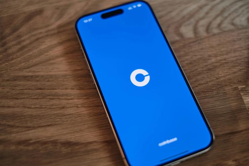 Coinbase Expande Seus Horizontes: Autorização no Reino Unido Para Oferecer Investimentos Tradicionais