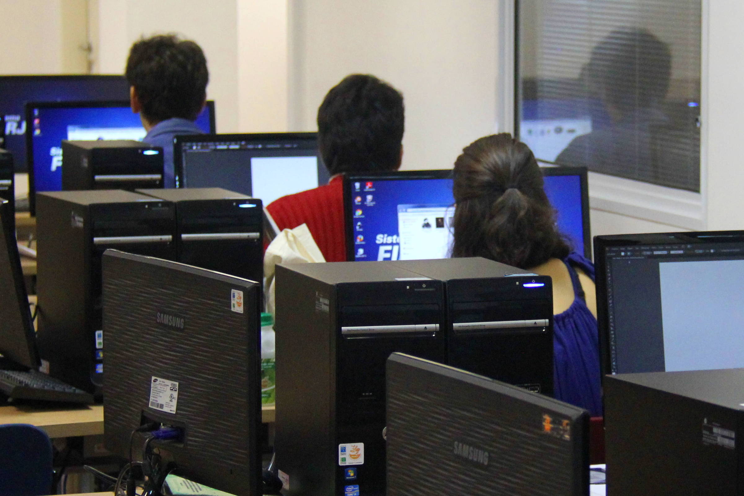 Tecnologia promete 33 mil novos empregos formais até 2026, mas desafios permanecem