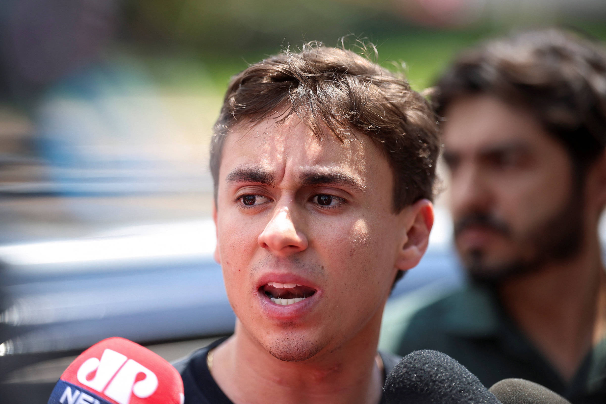 Nikolas Ferreira: O Deputado do Futuro nas Redes Sociais