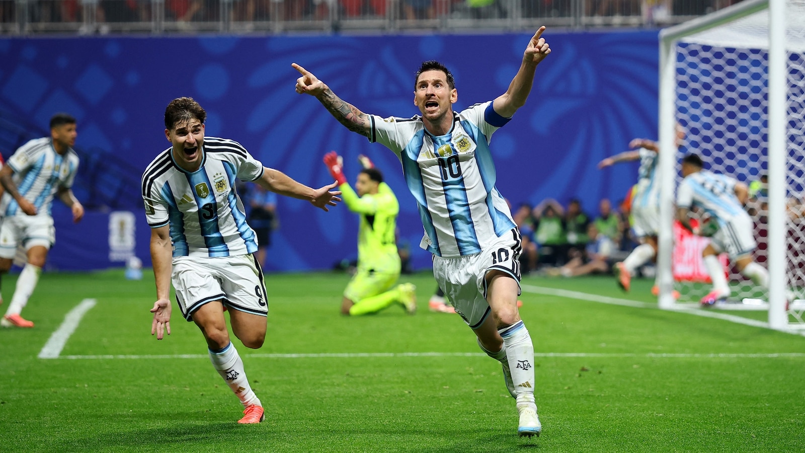 Lionel Messi leva Argentina à vitória sobre o Egito em um emocionante jogo da Copa do Mundo