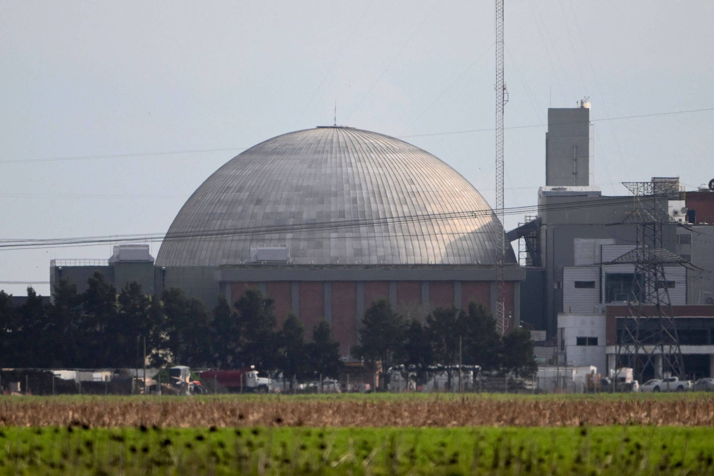 Argentina anuncia construção de reator nuclear em Buenos Aires por US$ 1,2 bi