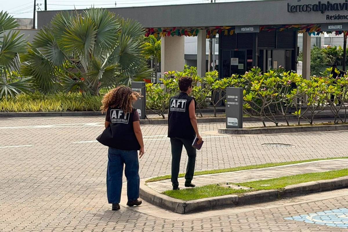 Mulher Resgatada Após 55 Anos de Trabalho Análogo à Escravidão Permanece em Casa de Ex-Empregadores