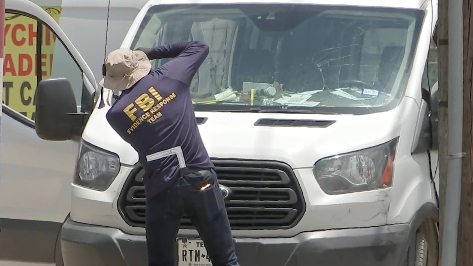 Tragédia em Houston: Filho de Migrante Clama por Justiça Após Tiro Fatal de Agente da ICE