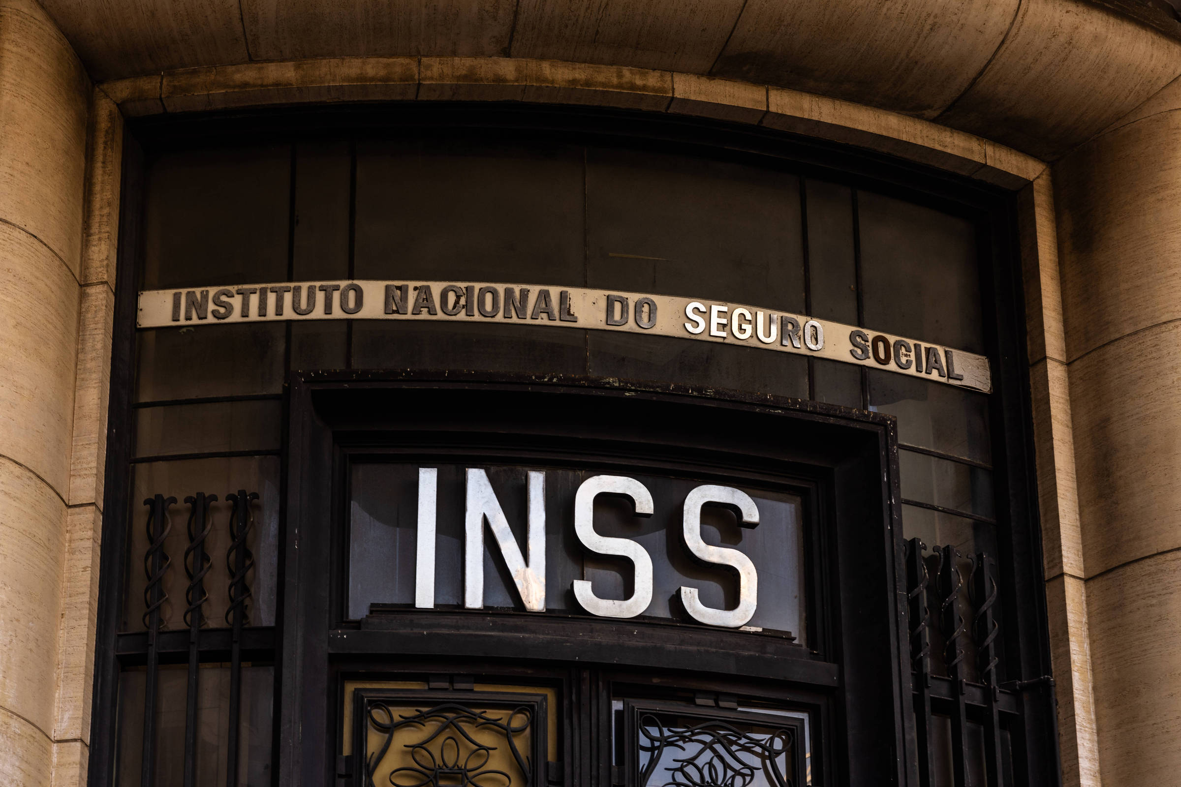 INSS Paga 13º Salário em Novembro para Novos Aposentados: Veja o Calendário e Quem Tem Direito