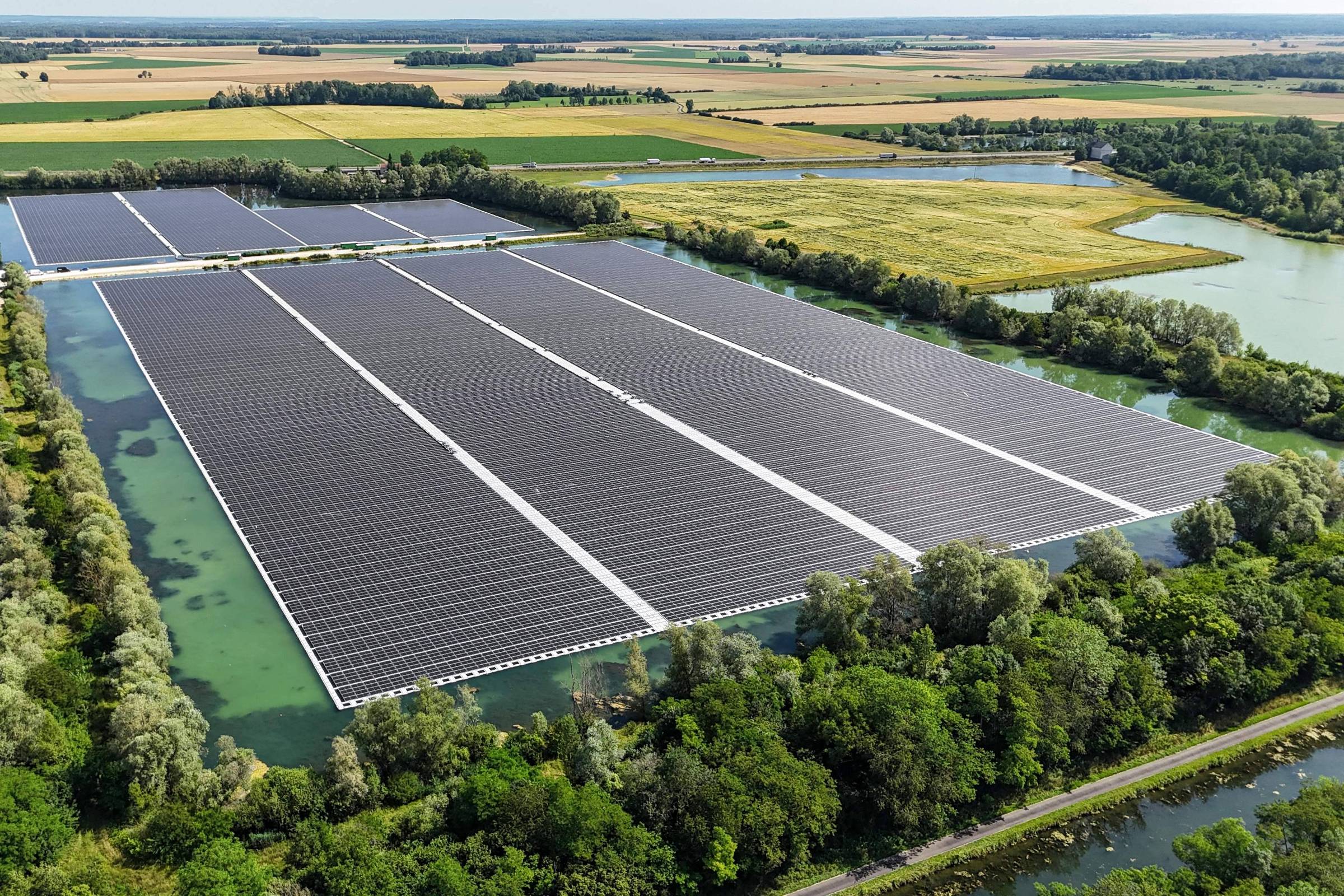 TotalEnergies Aposta em Projetos de Maior Escala e Desfaz-se de Ativos Solares na Europa