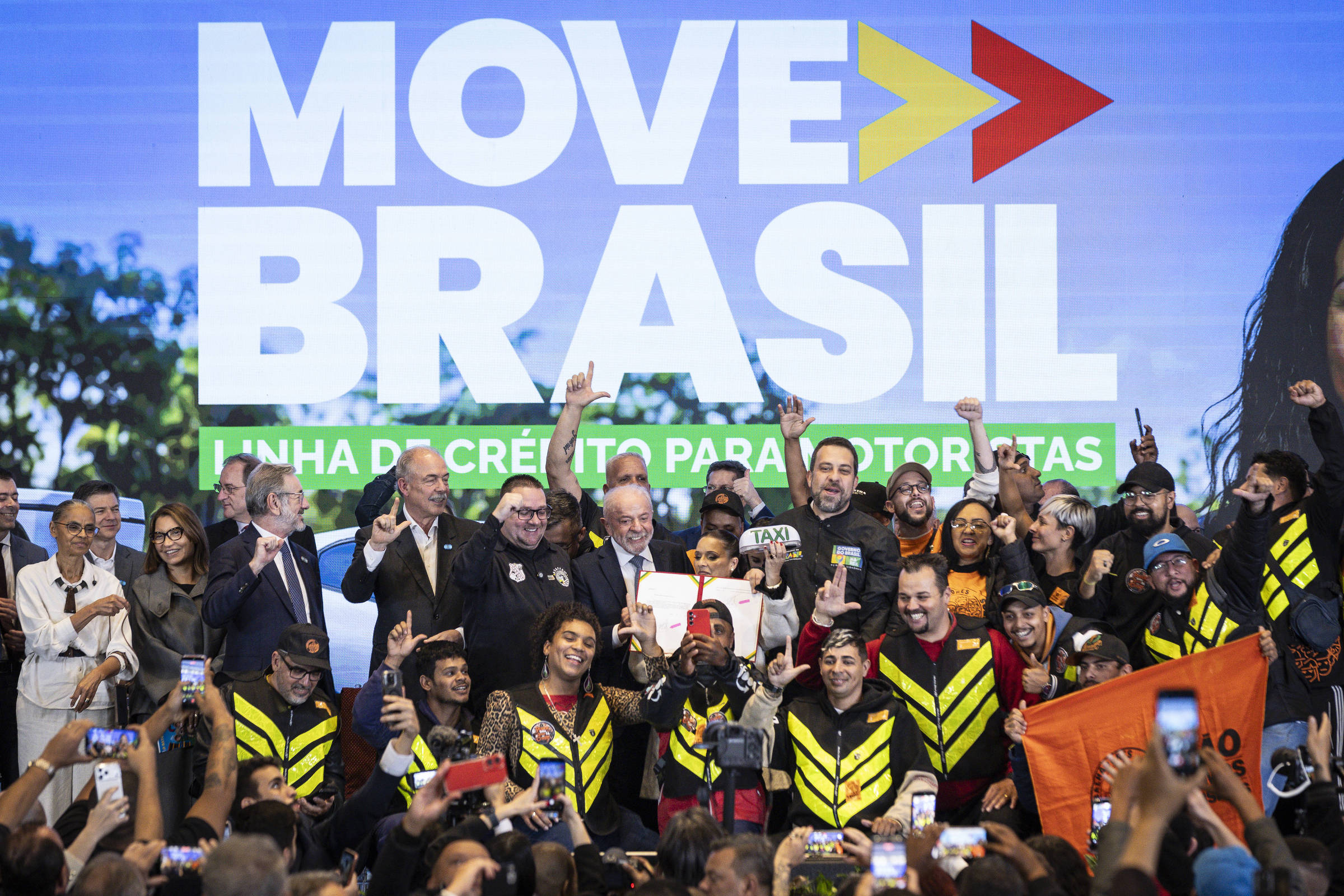 Desafios dos Motoristas de Aplicativo na Busca por Crédito: O Impacto do Move Brasil