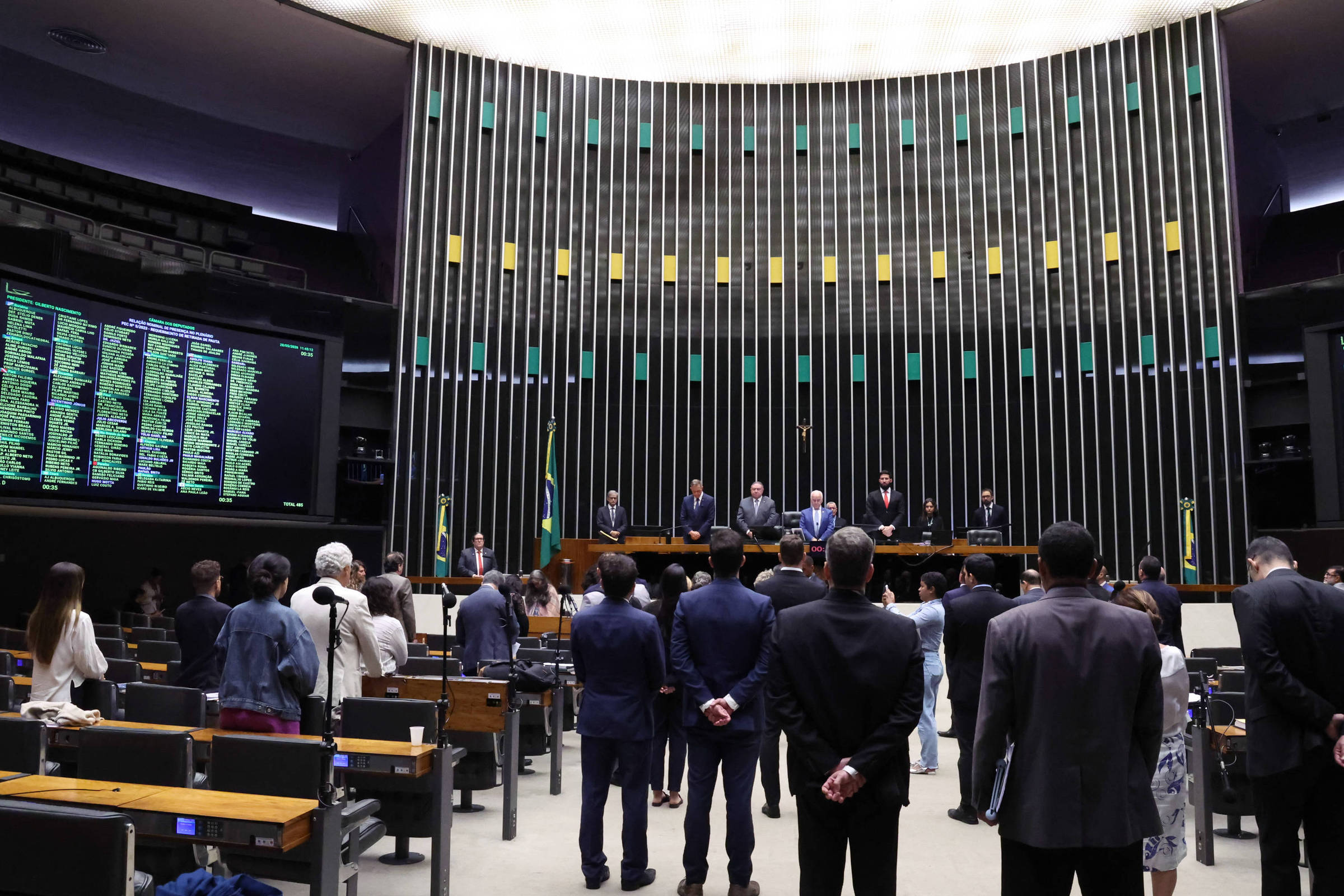 Câmara Oculta Autoria de R$ 1,3 Bilhão em Emendas: Um Olhar Futurista Sobre a Transparência nas Finanças Públicas