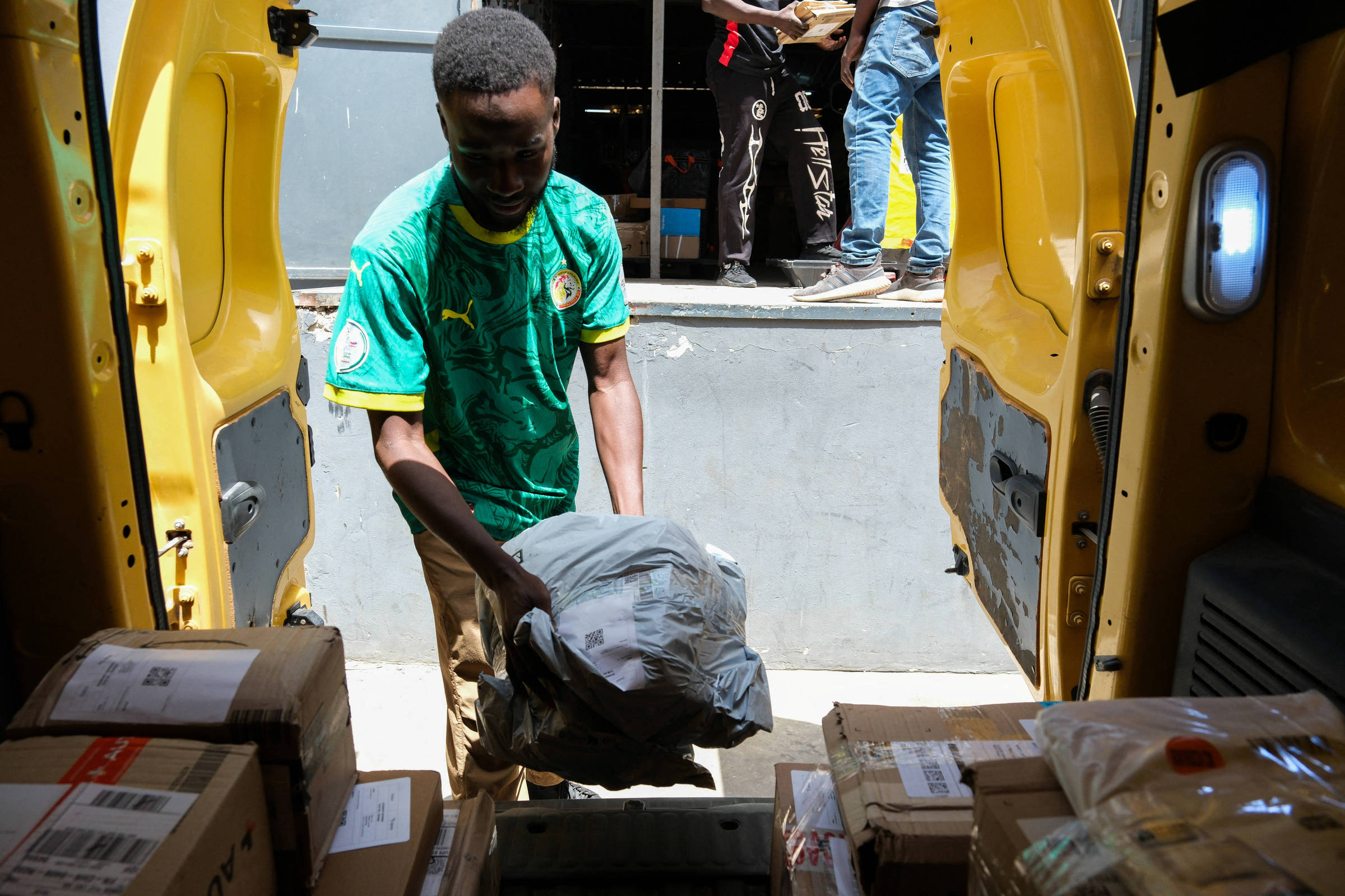 Distribuidores levam Amazon e Walmart à África mesmo sem operação das empresas no continente