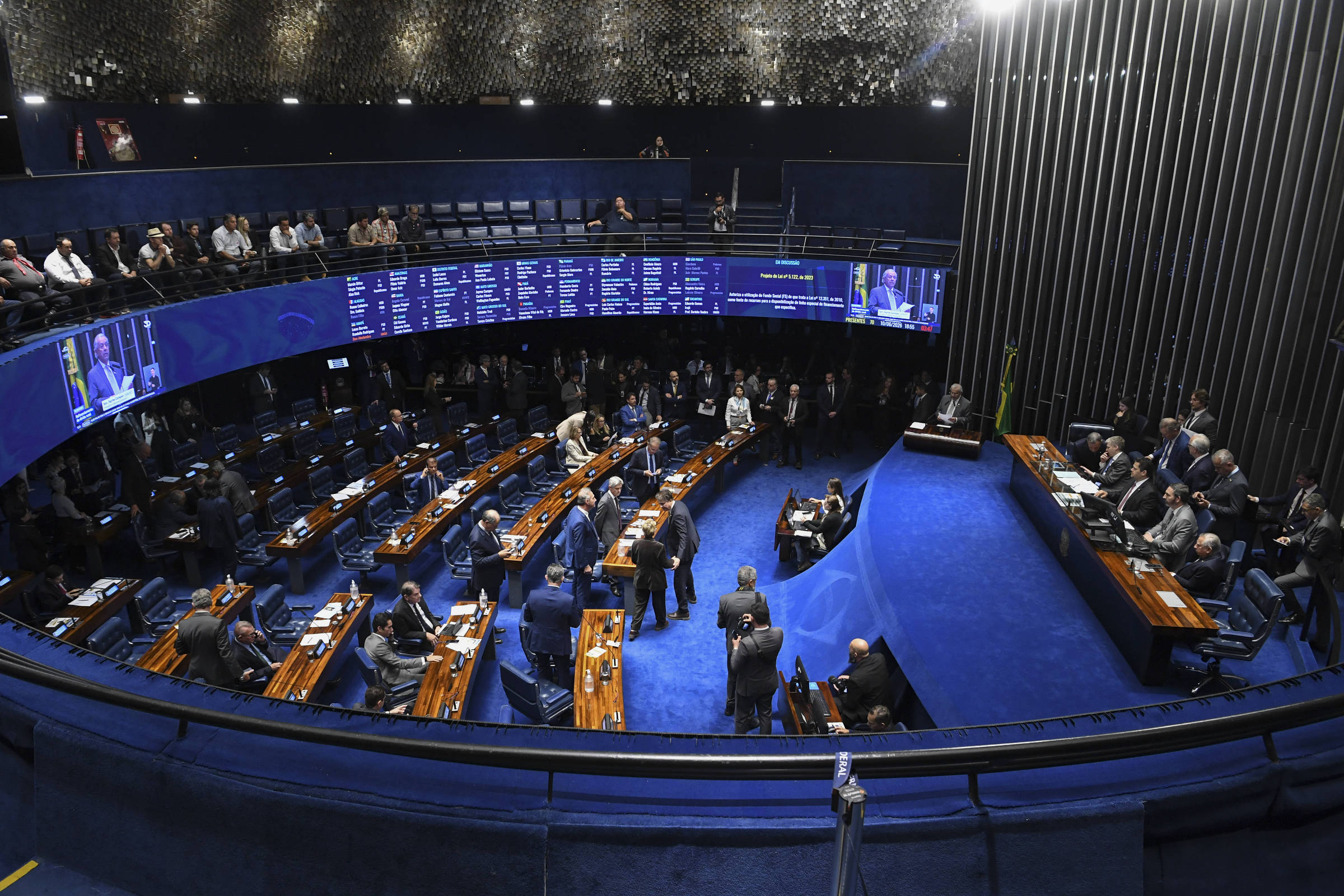 Senado Aprova Aposentadoria Especial para Agentes de Saúde em um Cenário Político Desafiador