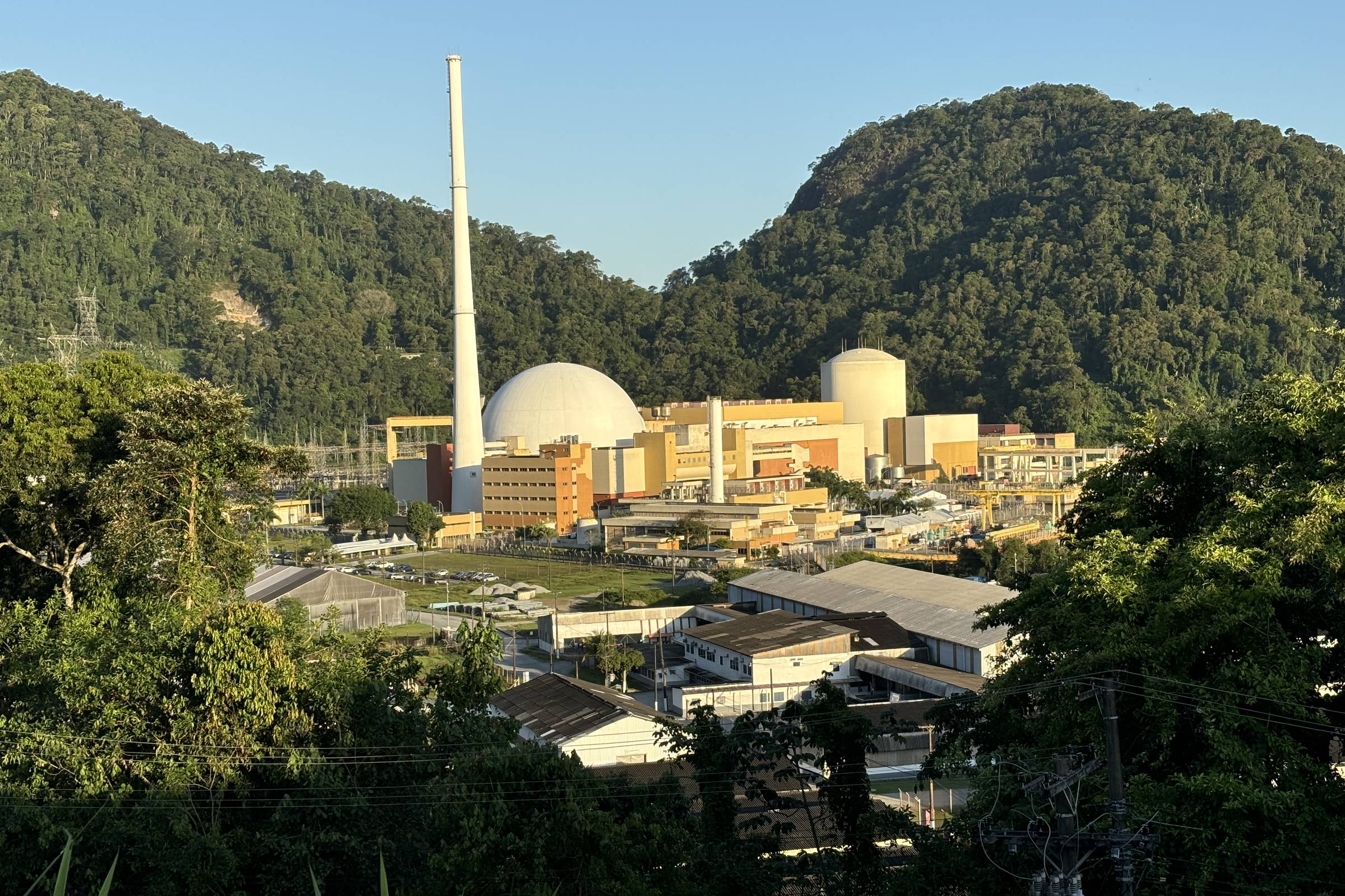 Governo busca junto a bancos suspensão da dívida de Angra 3