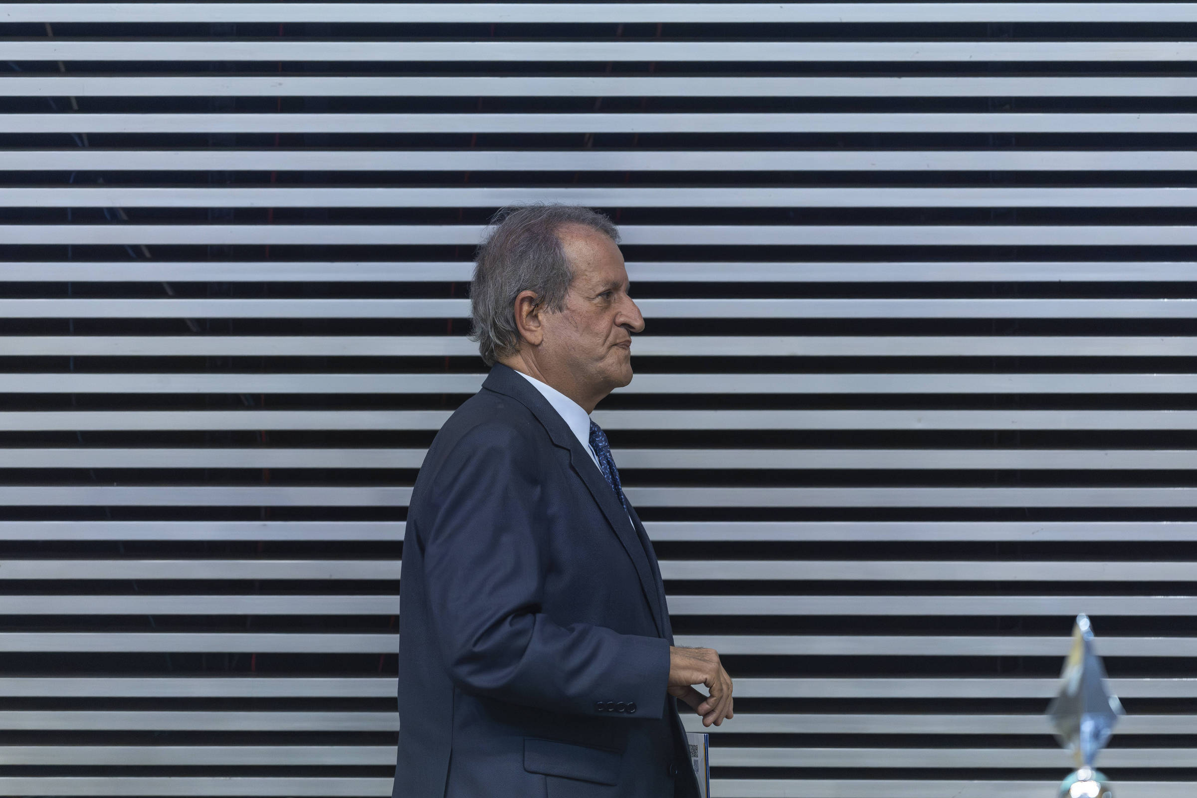 Valdemar Costa Neto e a Teia Política: Consequências do Bloqueio de Bens