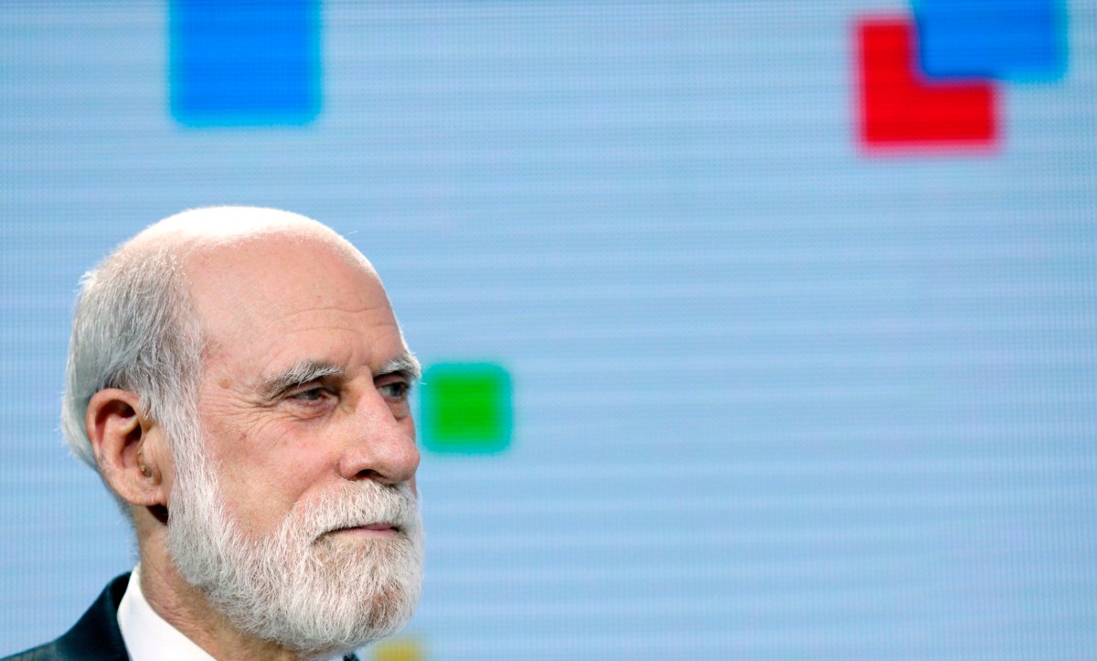 Vint Cerf Estabelece um Padrão para Libertar Agentes de IA na Internet