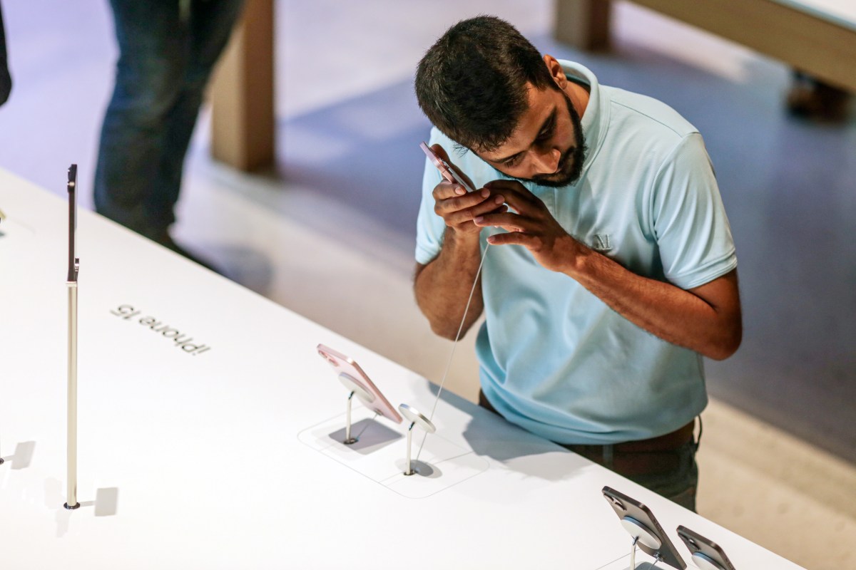 Índia Aposta Bilhões para Quebrar o Controle da China sobre a Fabricação de Smartphones