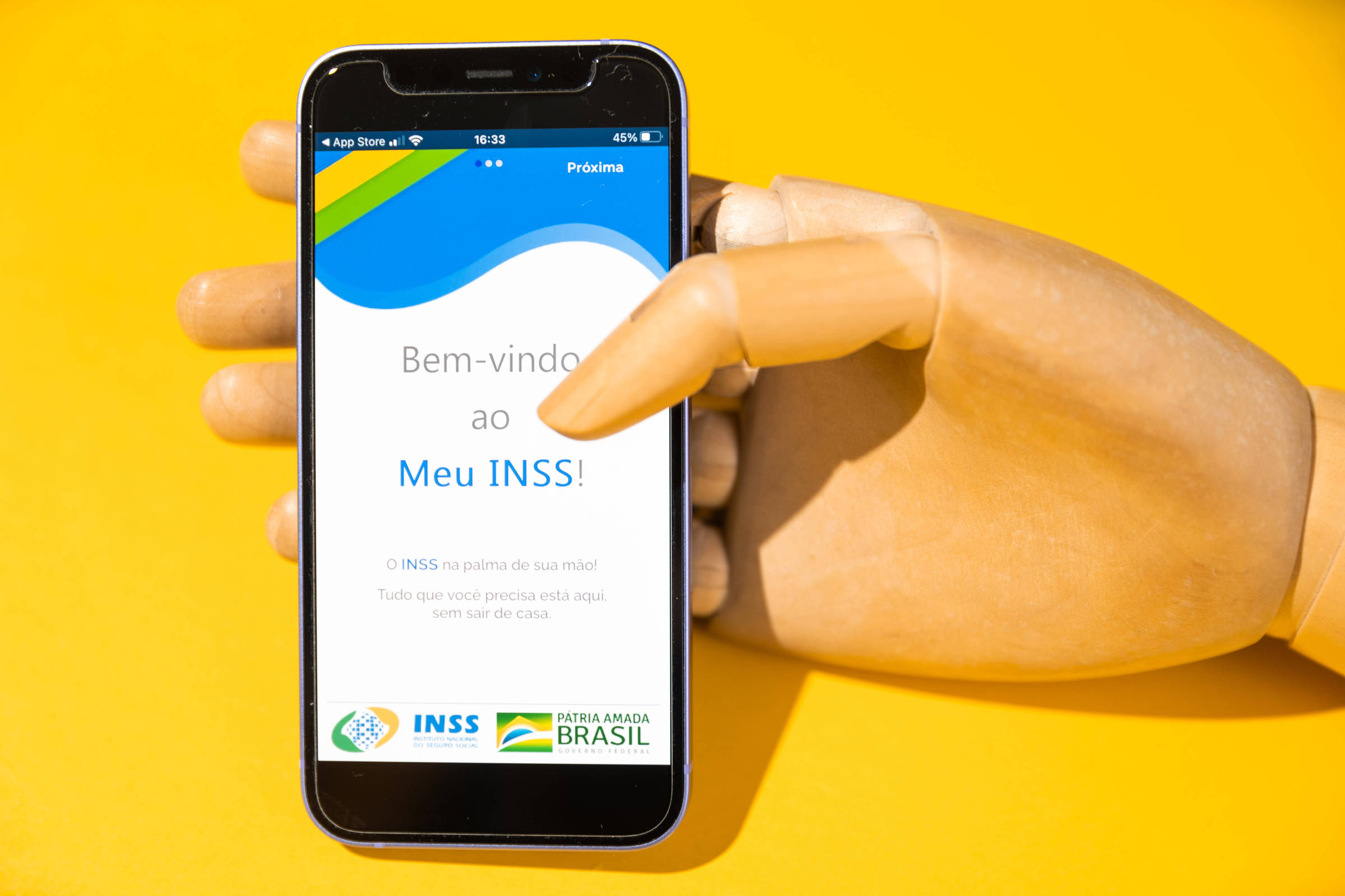 Exclusão Digital de Idosos: Um Desafio Contemporâneo no Acesso à Previdência Social