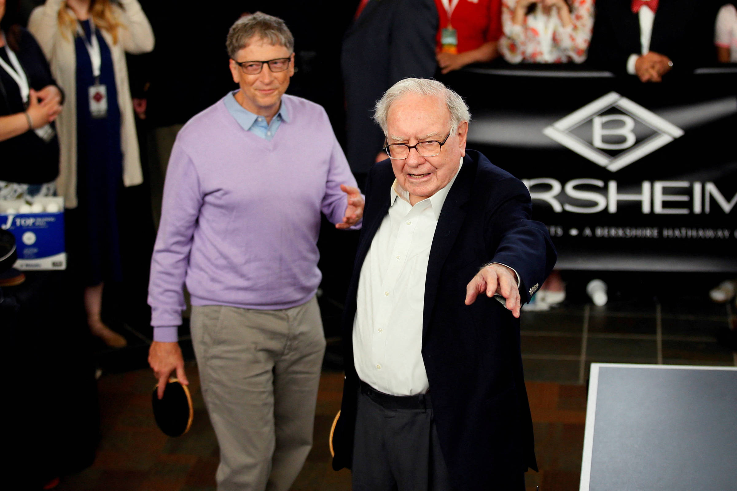 Warren Buffett e Bill Gates: Uma Amizade em Tempos de Controvérsia