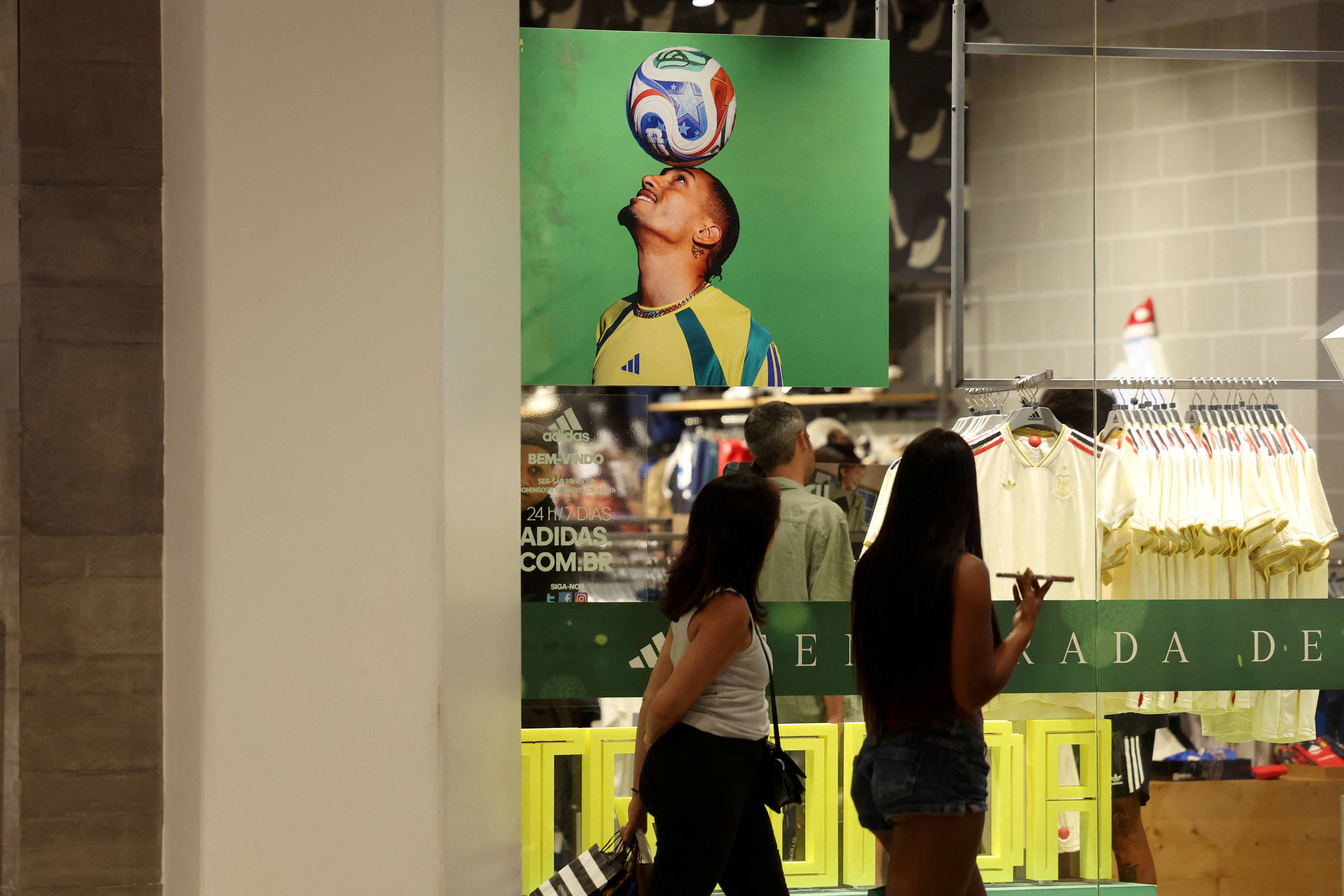 Atividade Econômica Brasileira: Um Olhar Futurista sobre o Crescimento em Meio a Desafios