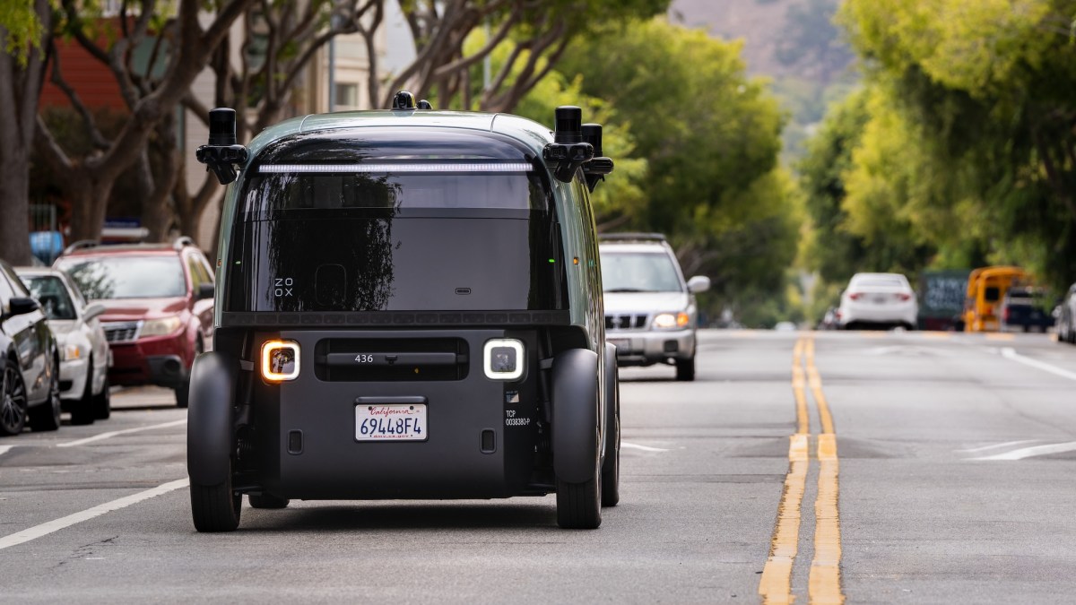 Zoox Anuncia Recall de Software Após Incidente com Robotaxi em Meio a Fumaça Densa