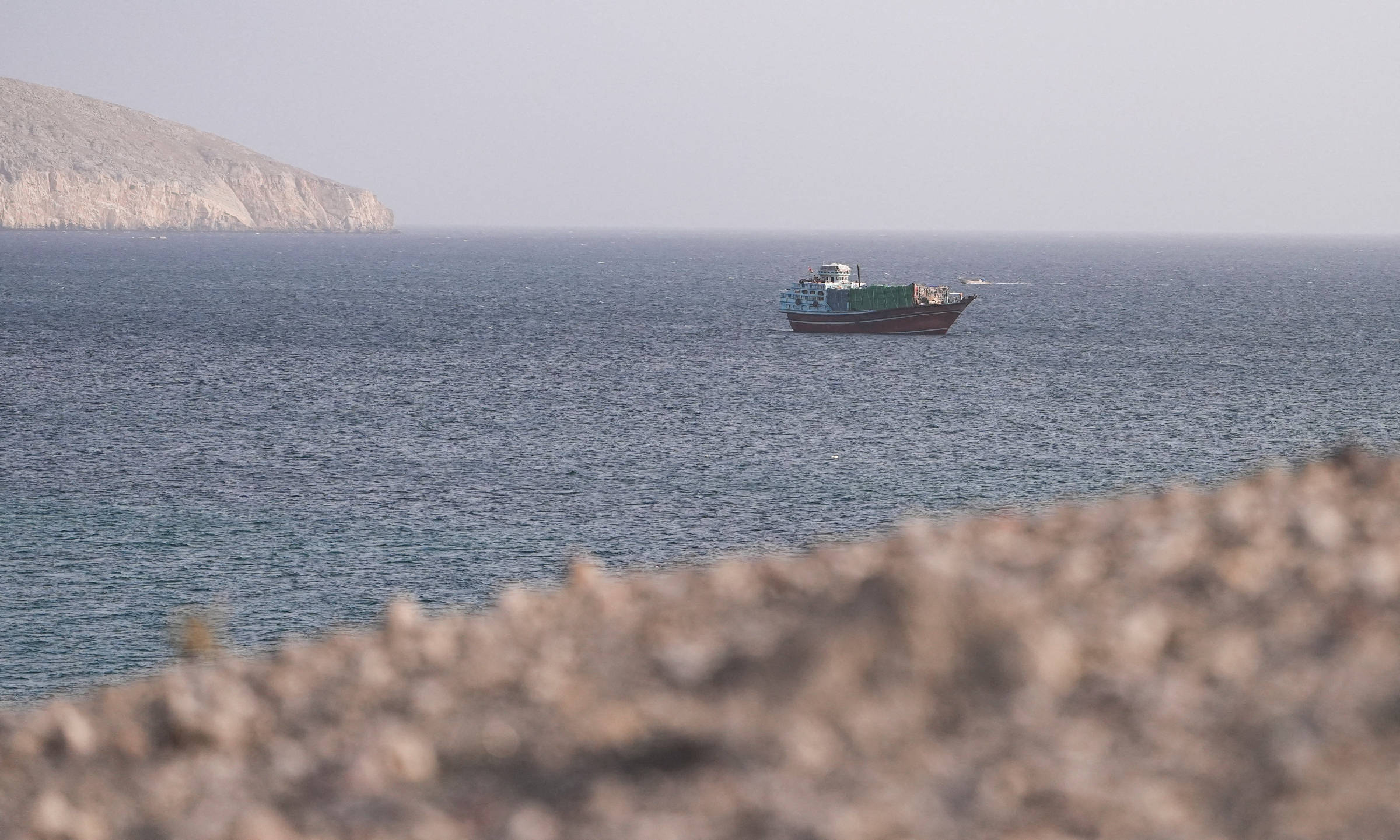 Hormuz: O Estreito da Humilhação na Geopolítica Moderna