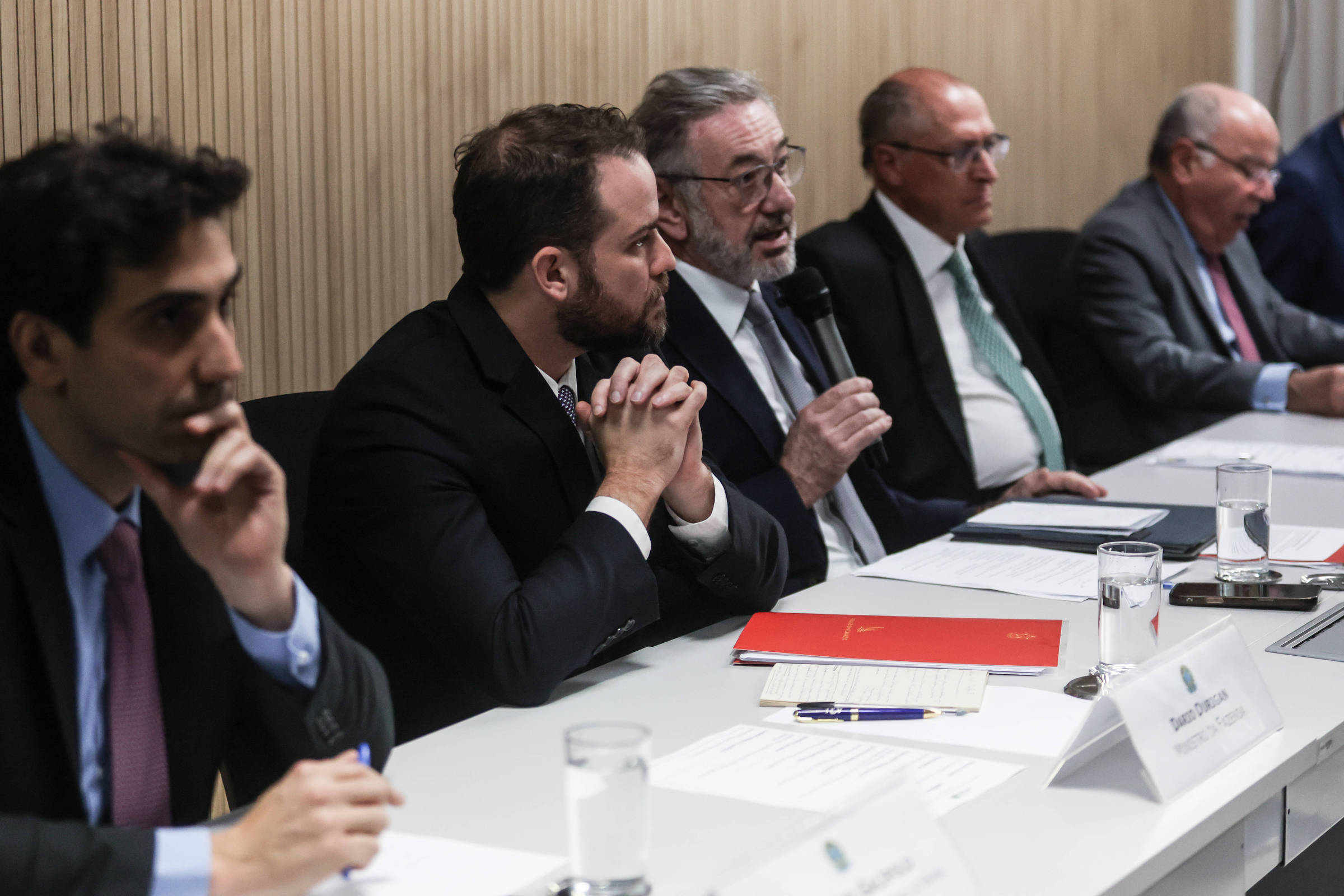 A Nova Fronteira do Comércio Internacional: O Tarifaço e suas Implicações
