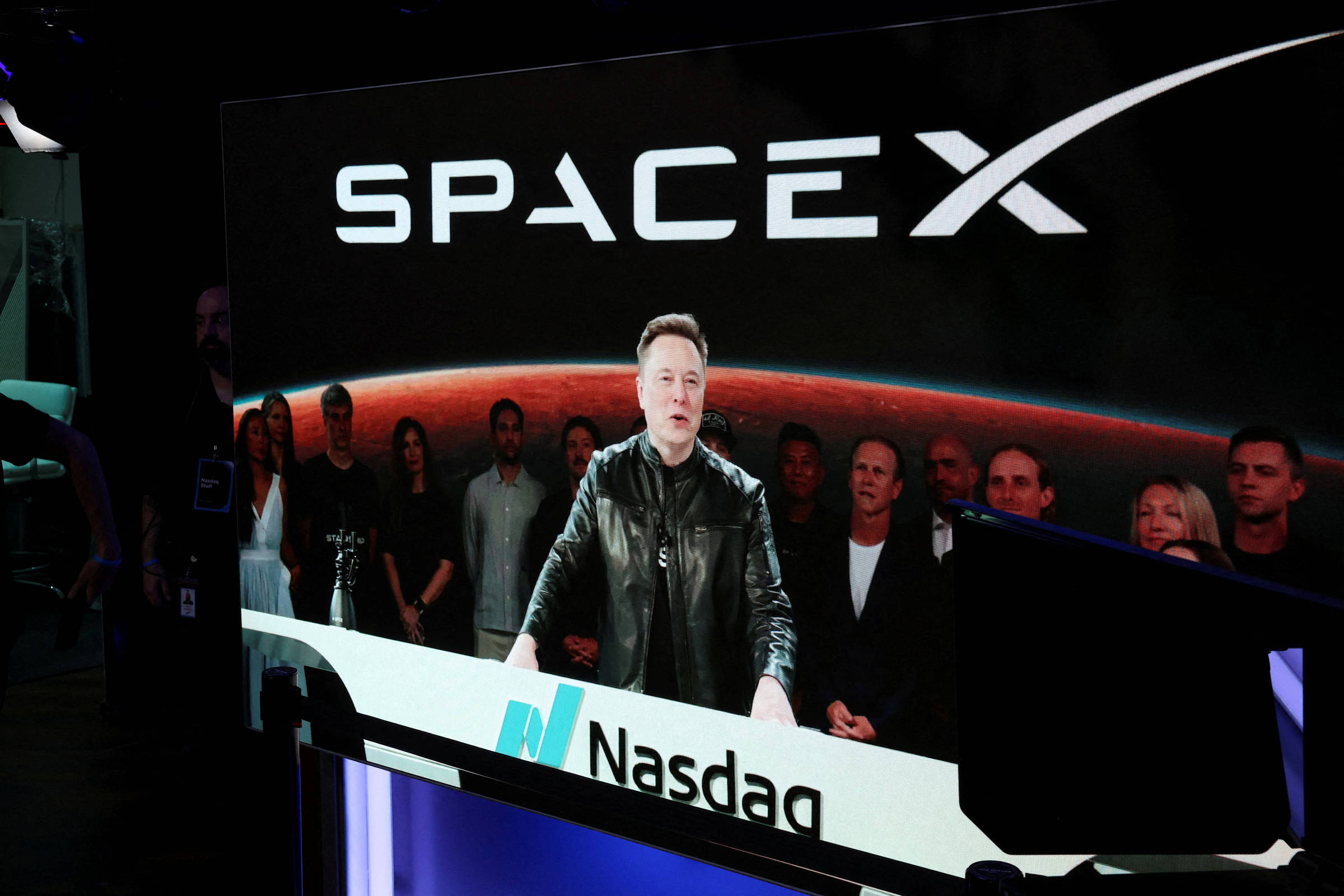 Desvalorização de Ações da SpaceX: Um Olhar Futurista sobre o Mercado Espacial