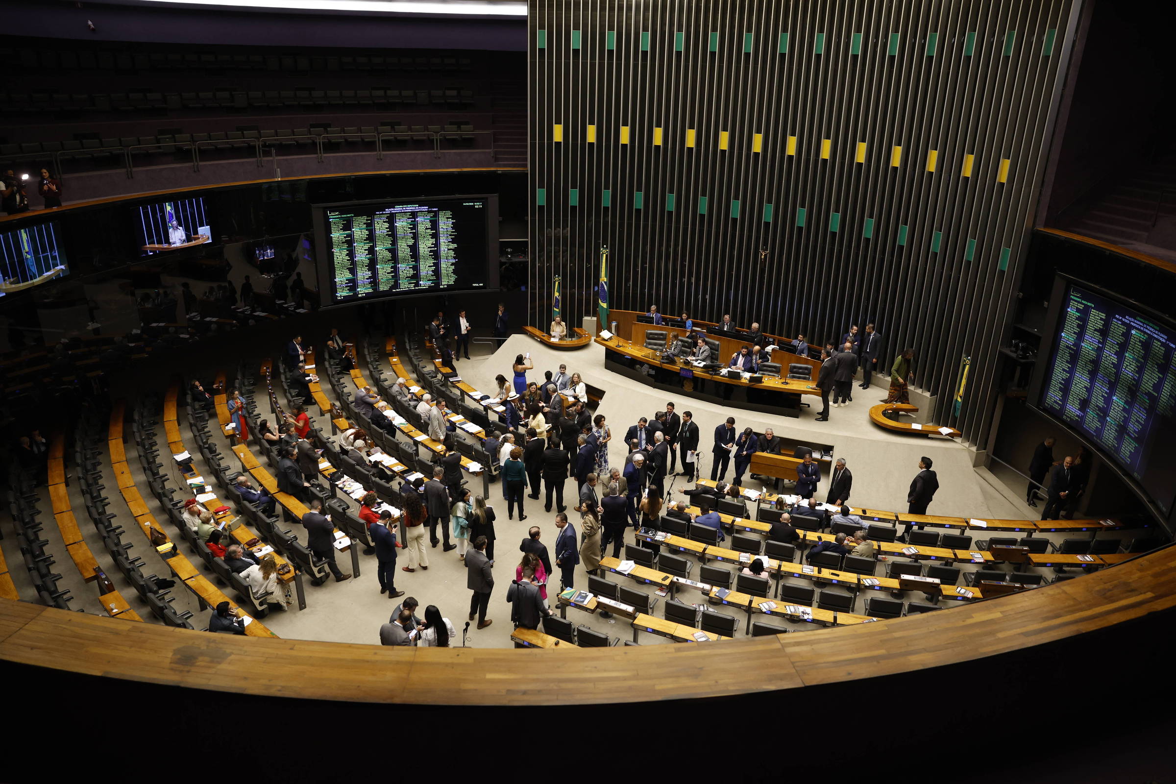 A Política da Nova Opacidade: Desafios e Transformações na Governança Brasileira