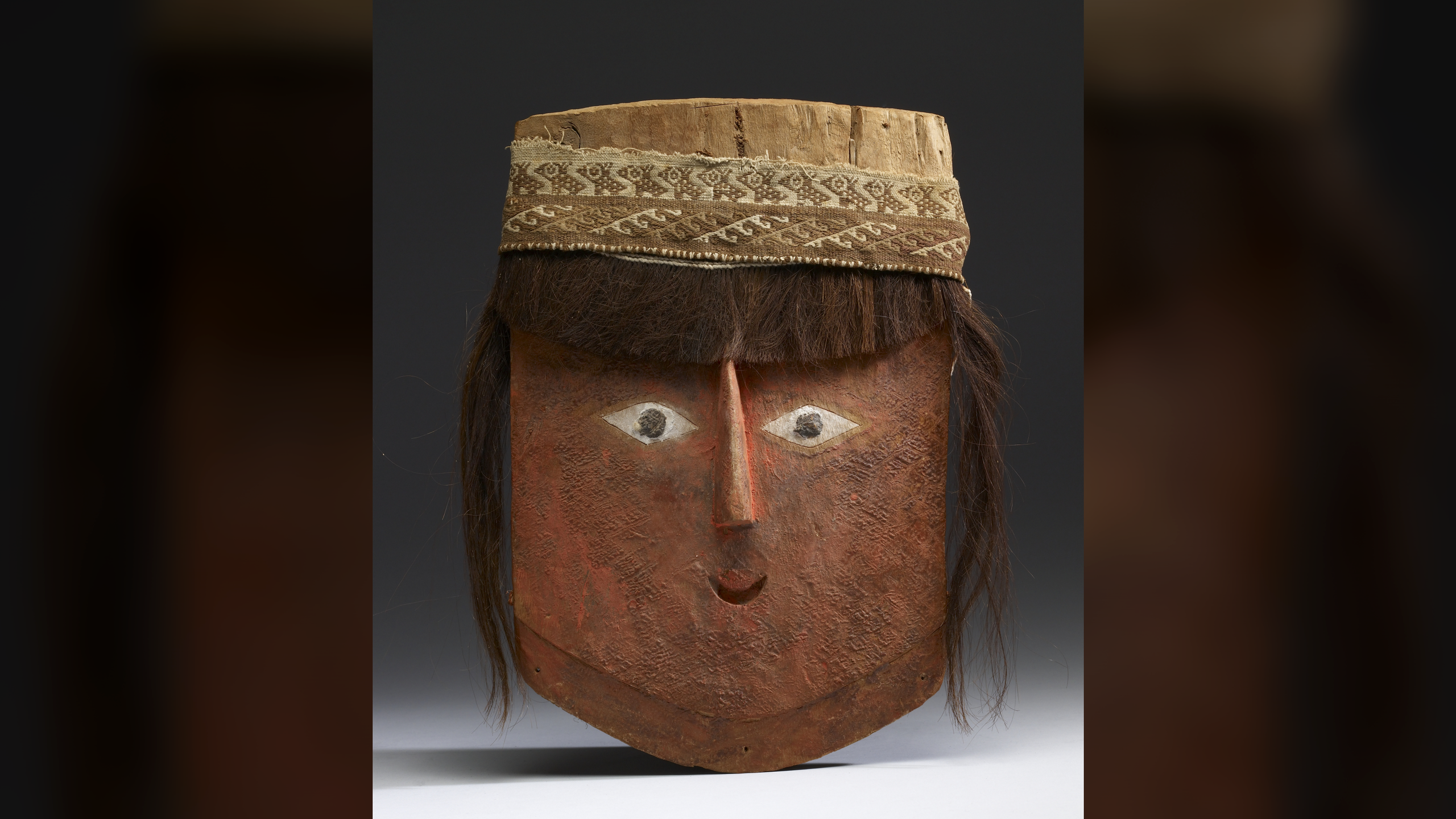 Máscara de Múmia com Peruca: Uma Cabeça Falsa de 1.000 Anos Encontrada no Peru