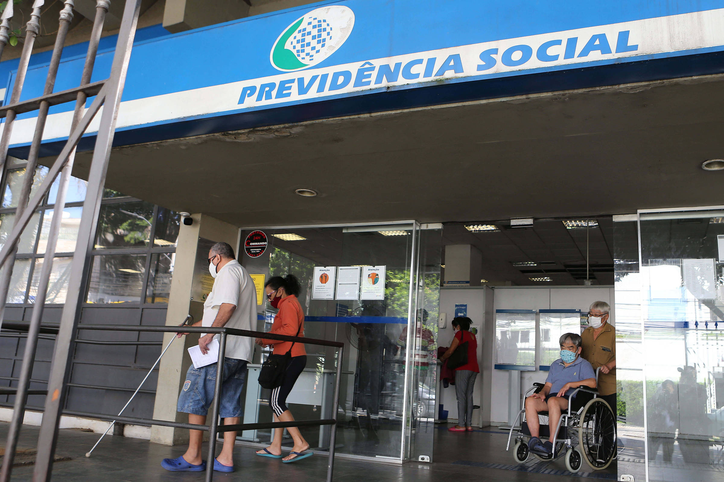 Sindicato de Aposentados Reage à Nova Reforma da Previdência: Um Olhar Futurista