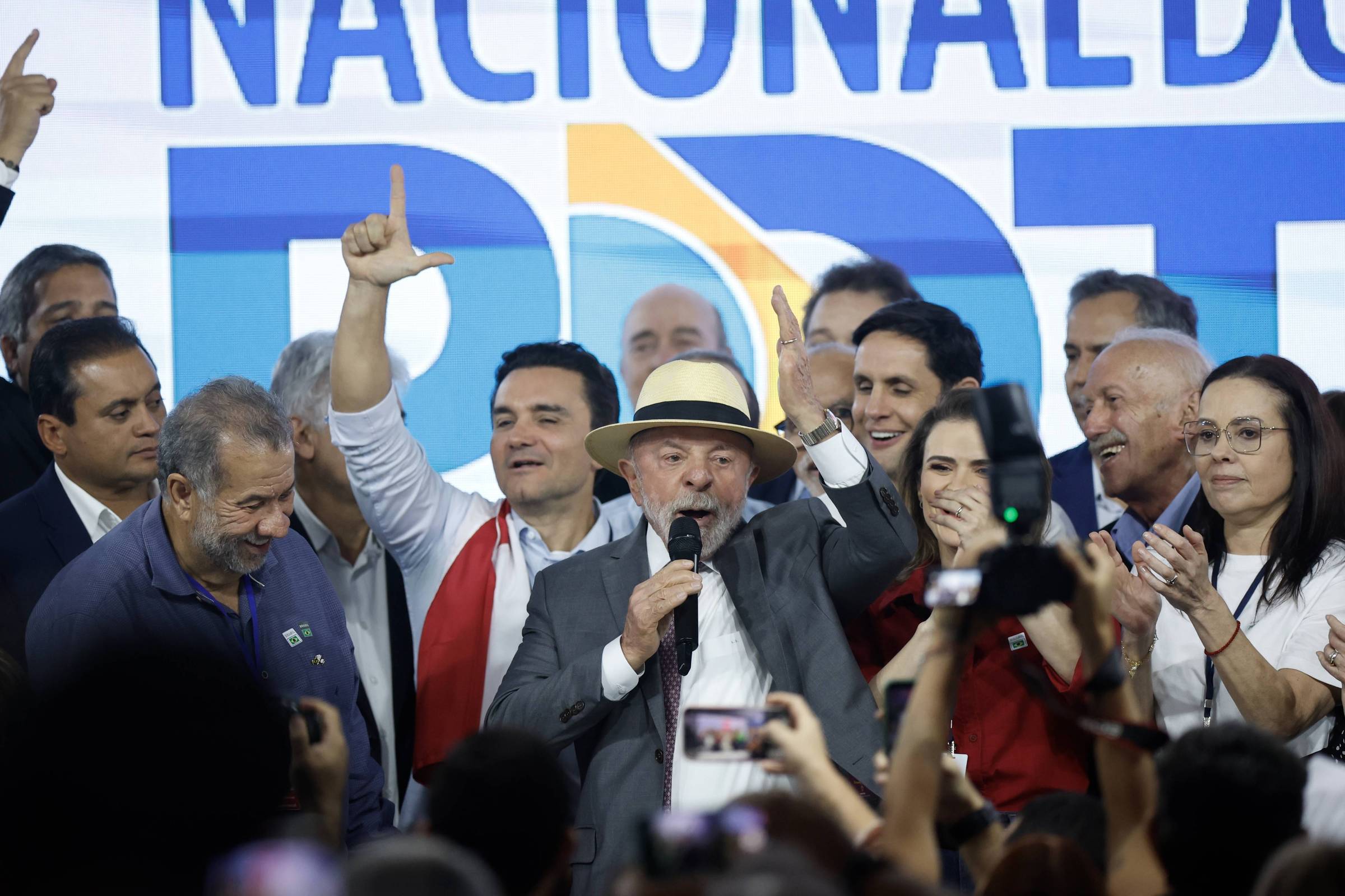 A Soberania Brasileira e o Encontro do PDT com Lula: Uma Nova Era Política