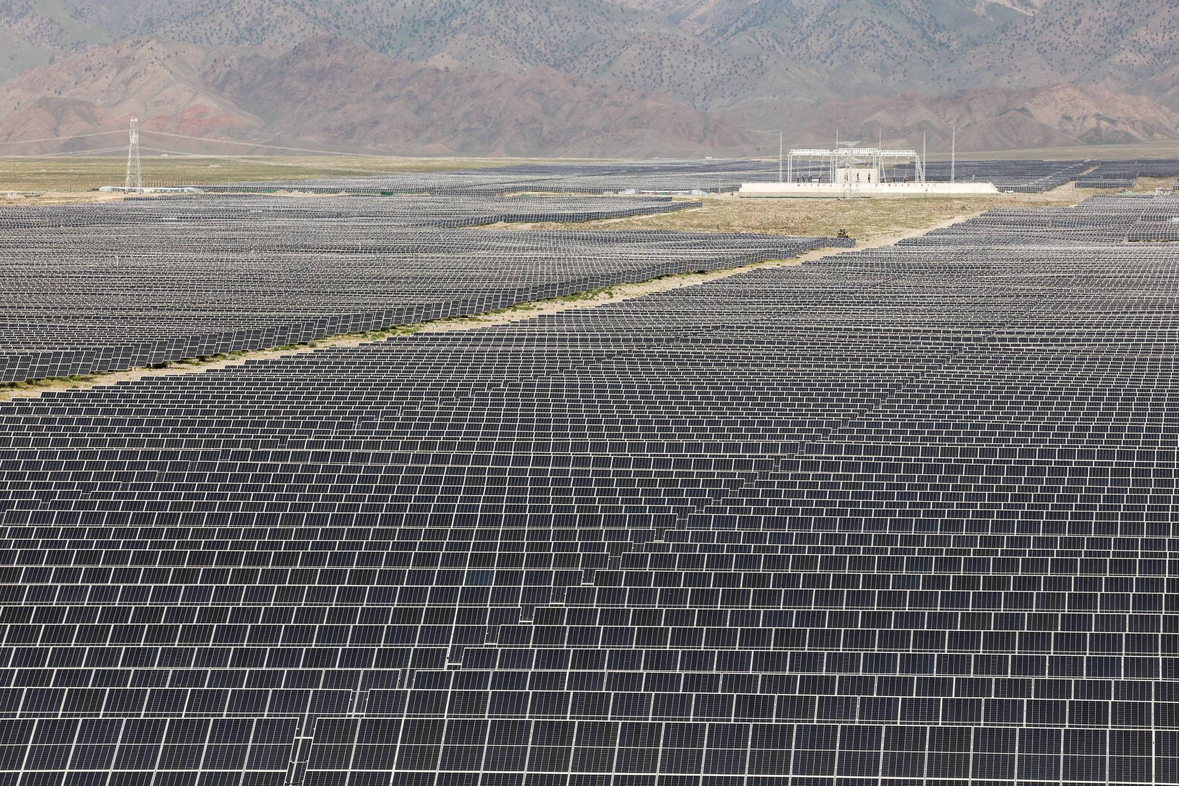 Megabases de Energia Renovável da China: Desafios e Oportunidades Futuras
