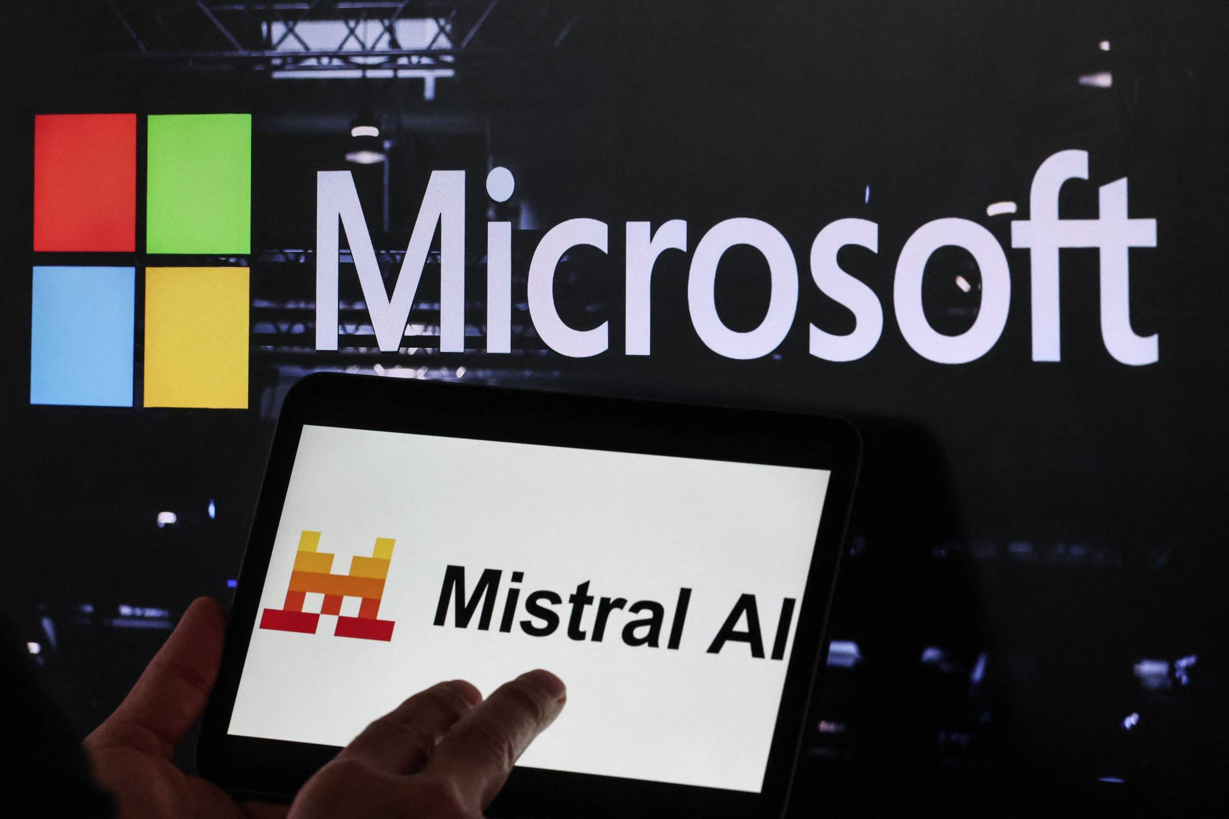 Microsoft e Mistral firmam acordo de bilhões para impulsionar IA na Europa