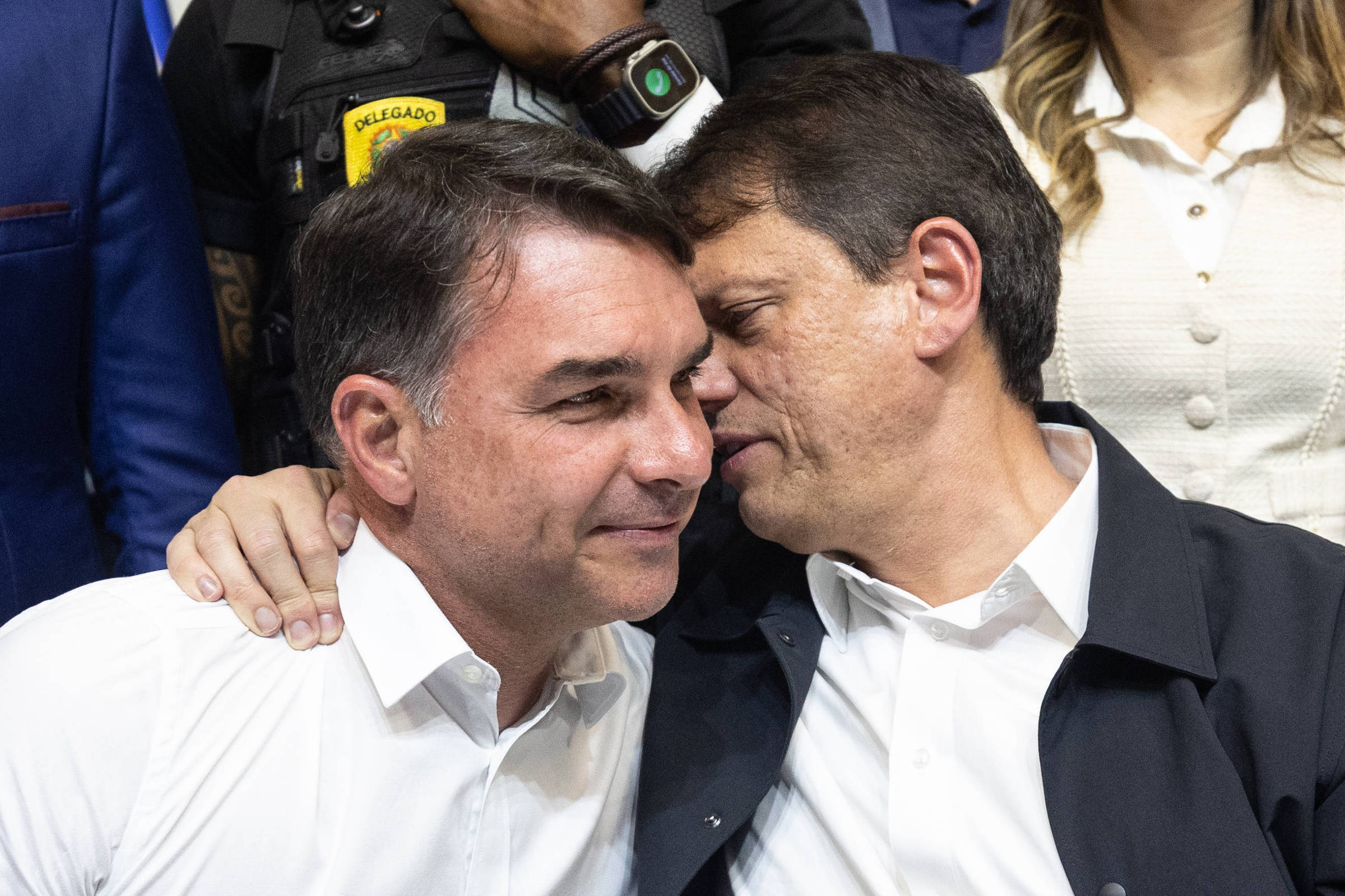 Flávio Bolsonaro Transforma Sua Pré-Campanha com Nova Sede em São Paulo