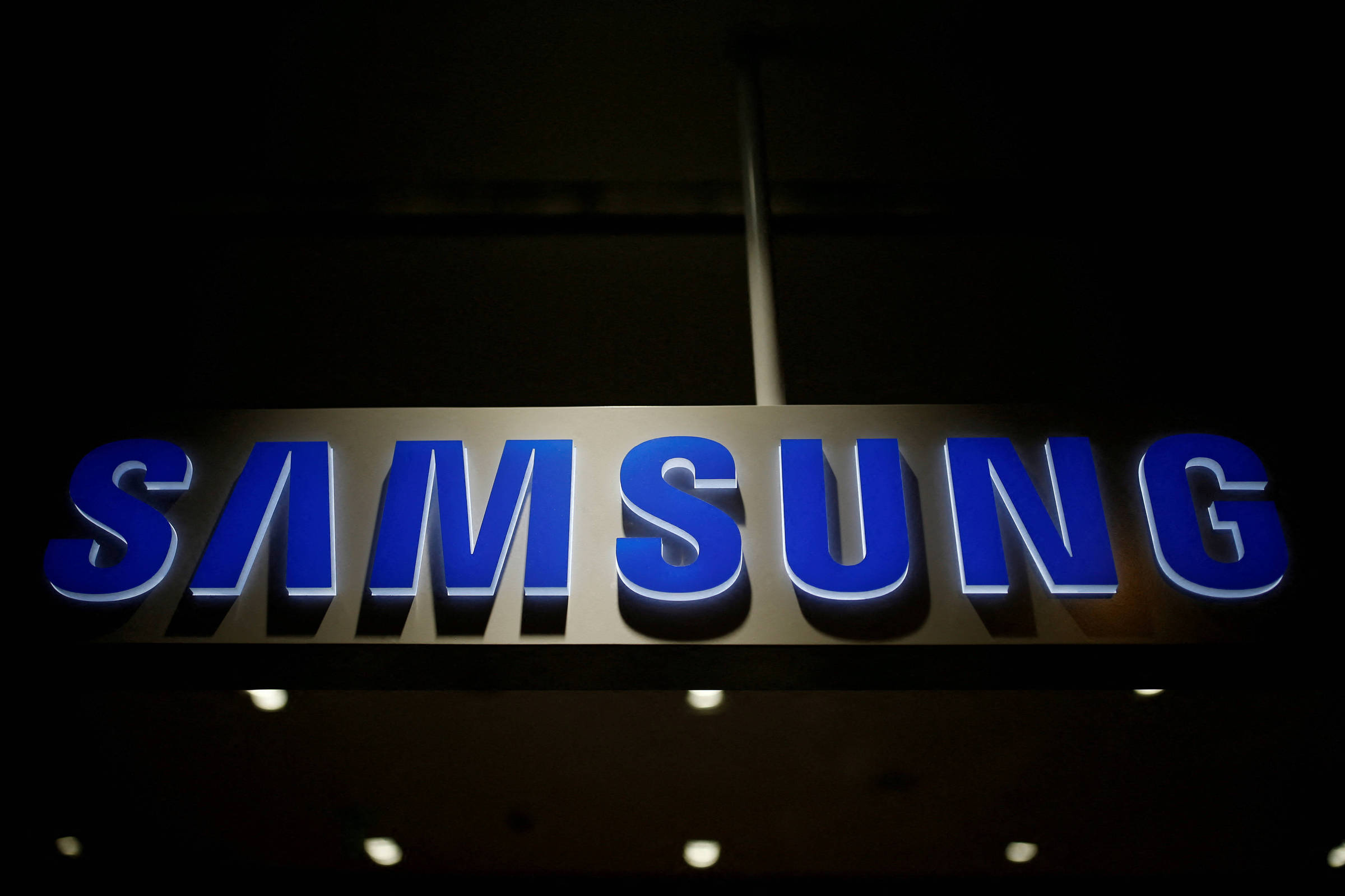 Samsung negocia investimento de 1 bilhão de euros na startup de IA Mistral