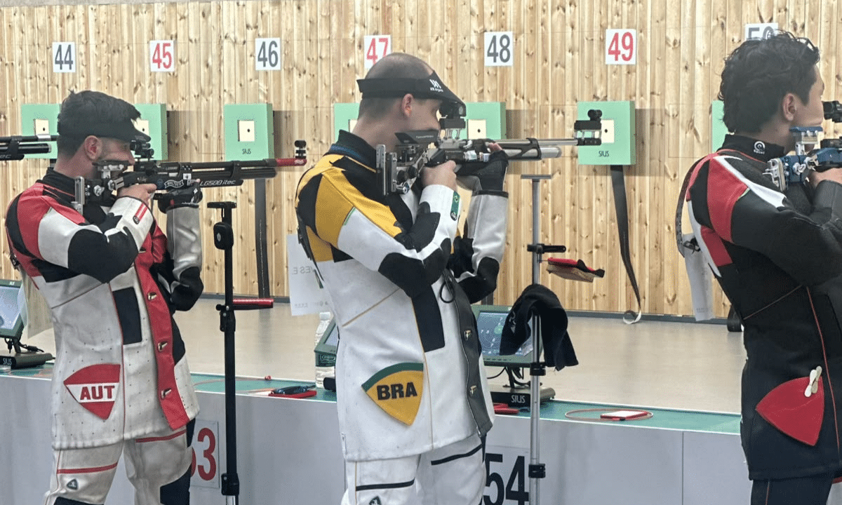 Eduardo Sampaio Celebra Quebra de Recorde Brasileiro na Copa do Mundo da ISSF