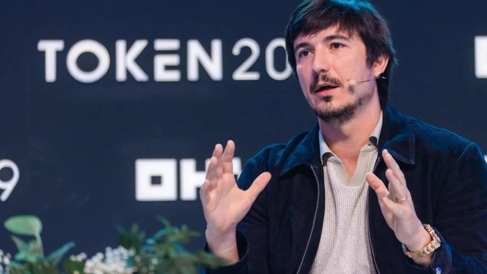 CEO da Robinhood, Vlad Tenev, Tem Conta no X Hackeada para Promover Token Durante Frenesi dos Memecoins