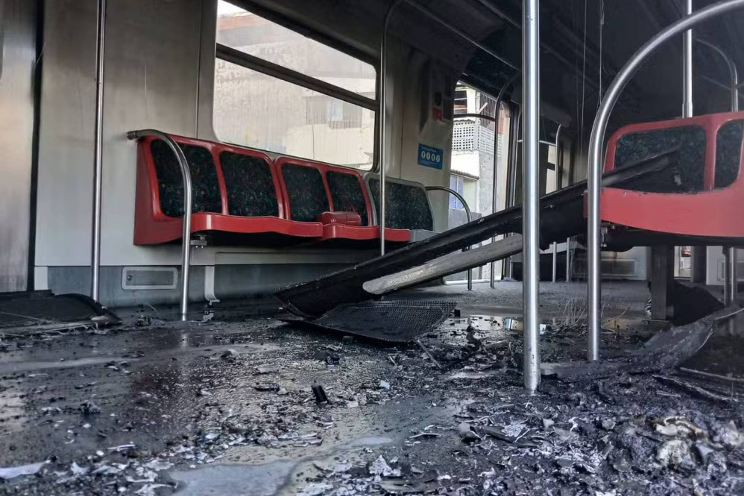 Crise nos Trens de São Paulo: Um Olhar Crítico sobre Concessões e Possíveis Sabotagens