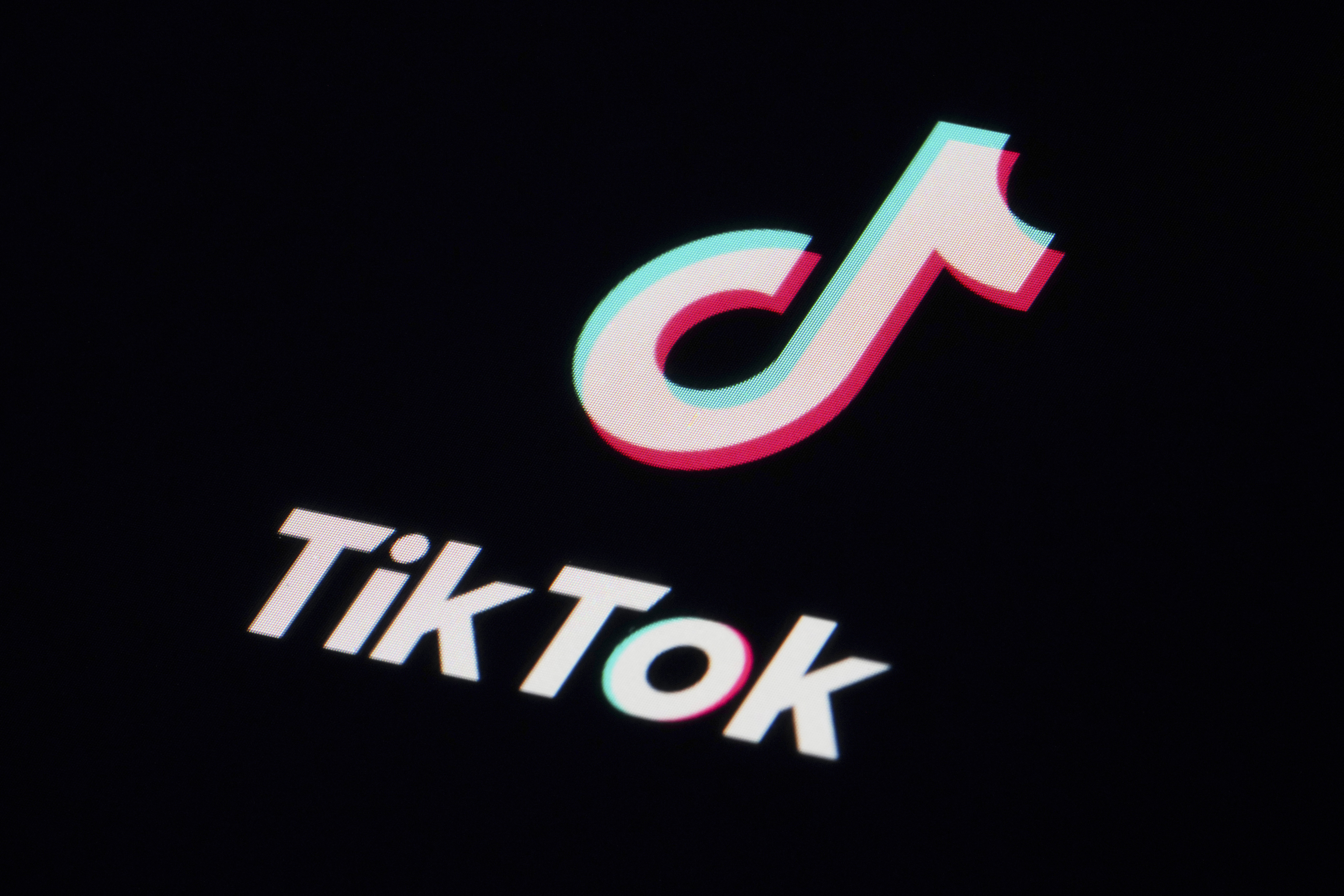 União Europeia Fortalece a Proteção de Menores no Digital: A Acusação Contra o TikTok