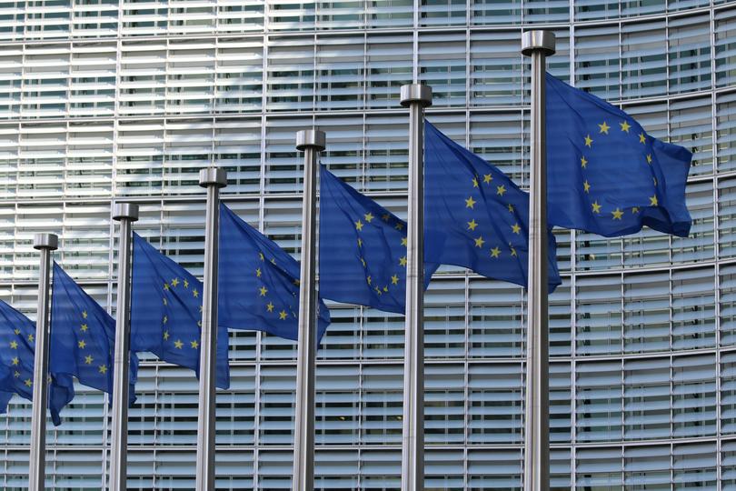 A Nova Era da Regulamentação: UE Impele um Pacote de Sanções Masivo Contra a Rússia no Mundo Cripto