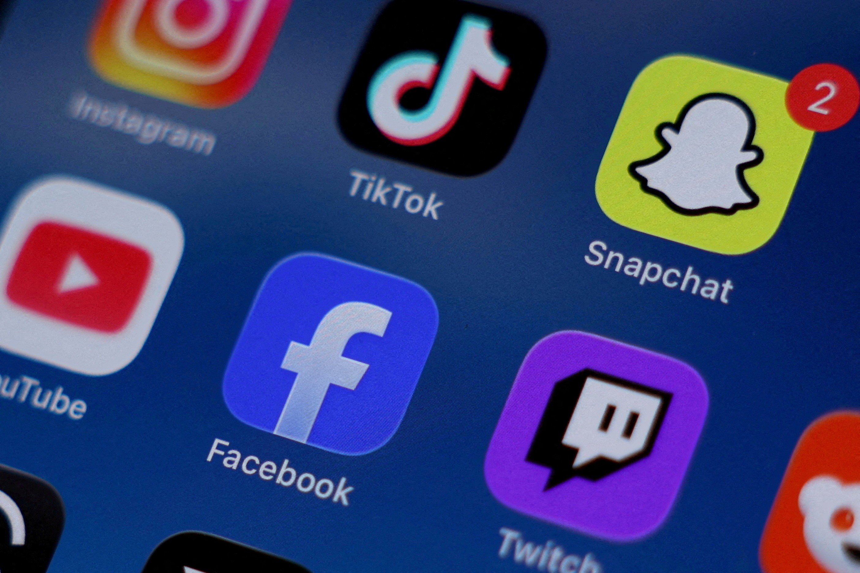 Vietnã Propõe Restrições às Redes Sociais para Menores de 16 Anos