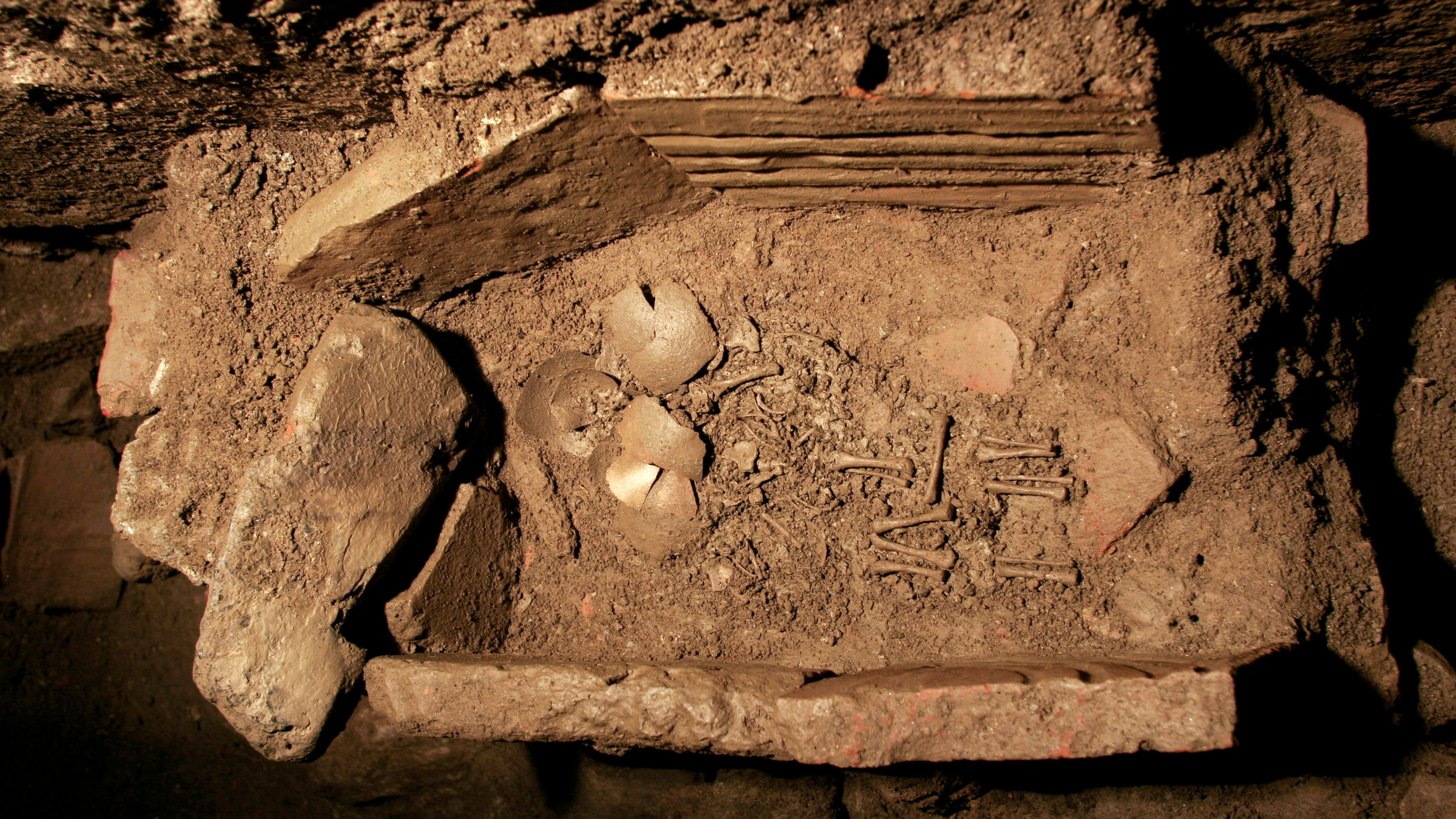 Descoberta Arqueológica nos Restos de Infantes: O Mistério dos Gêmeos da Antiga Éfeso