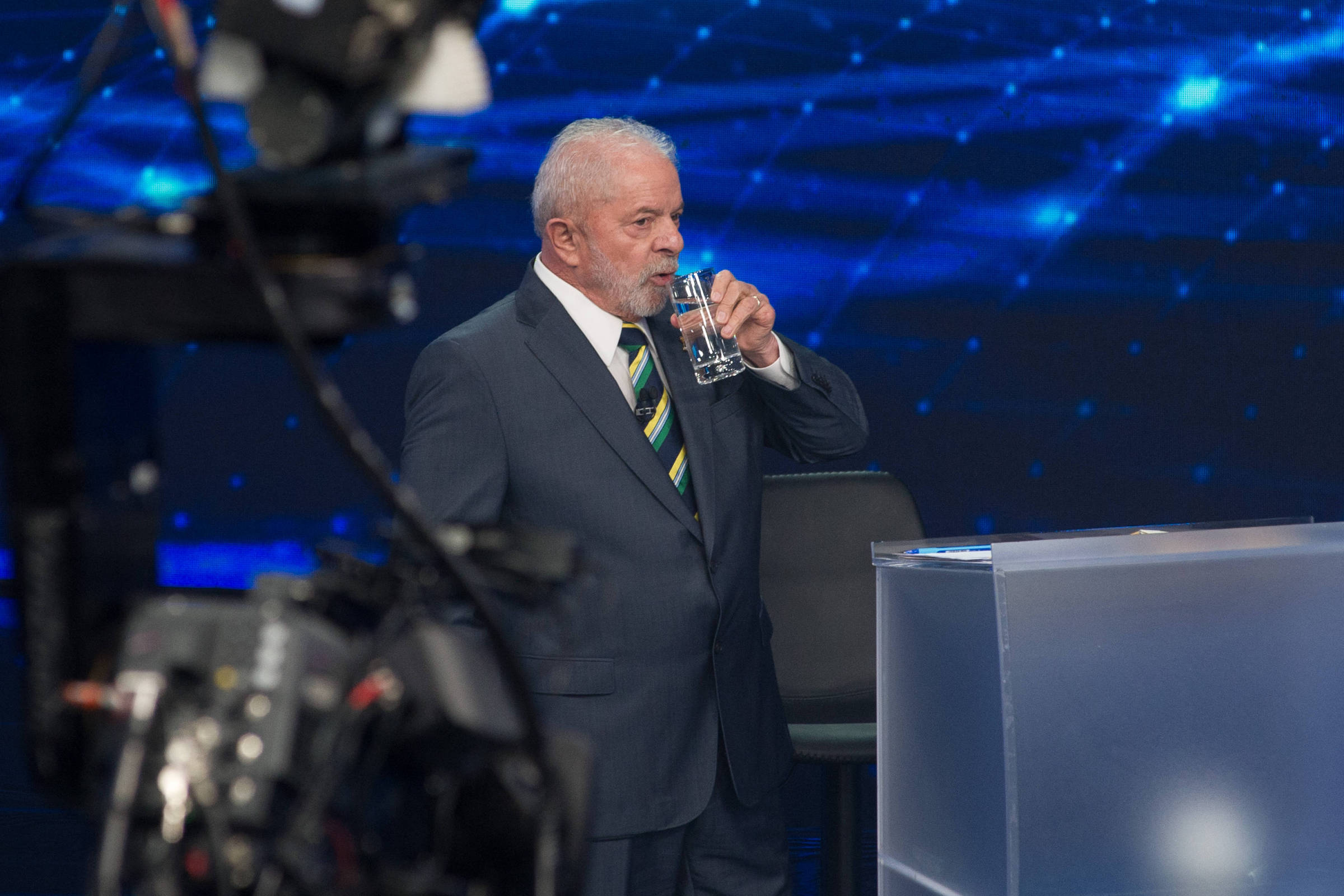 Band Estuda Mudar Data de Debate Presidencial para Aumentar Participação de Lula