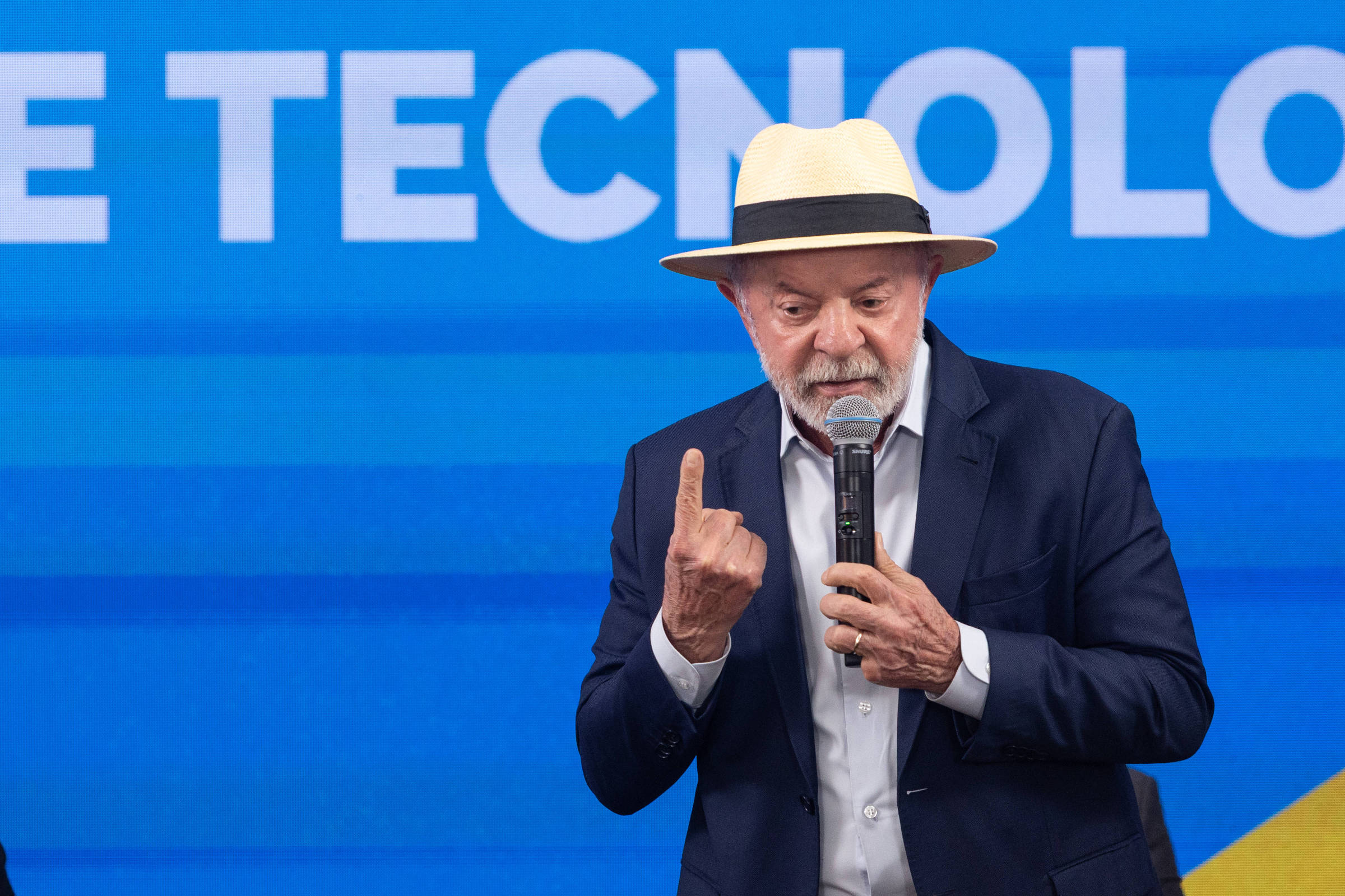 Avaliação de Lula Mantém Estabilidade em Meio a Novas Tarifas de Trump