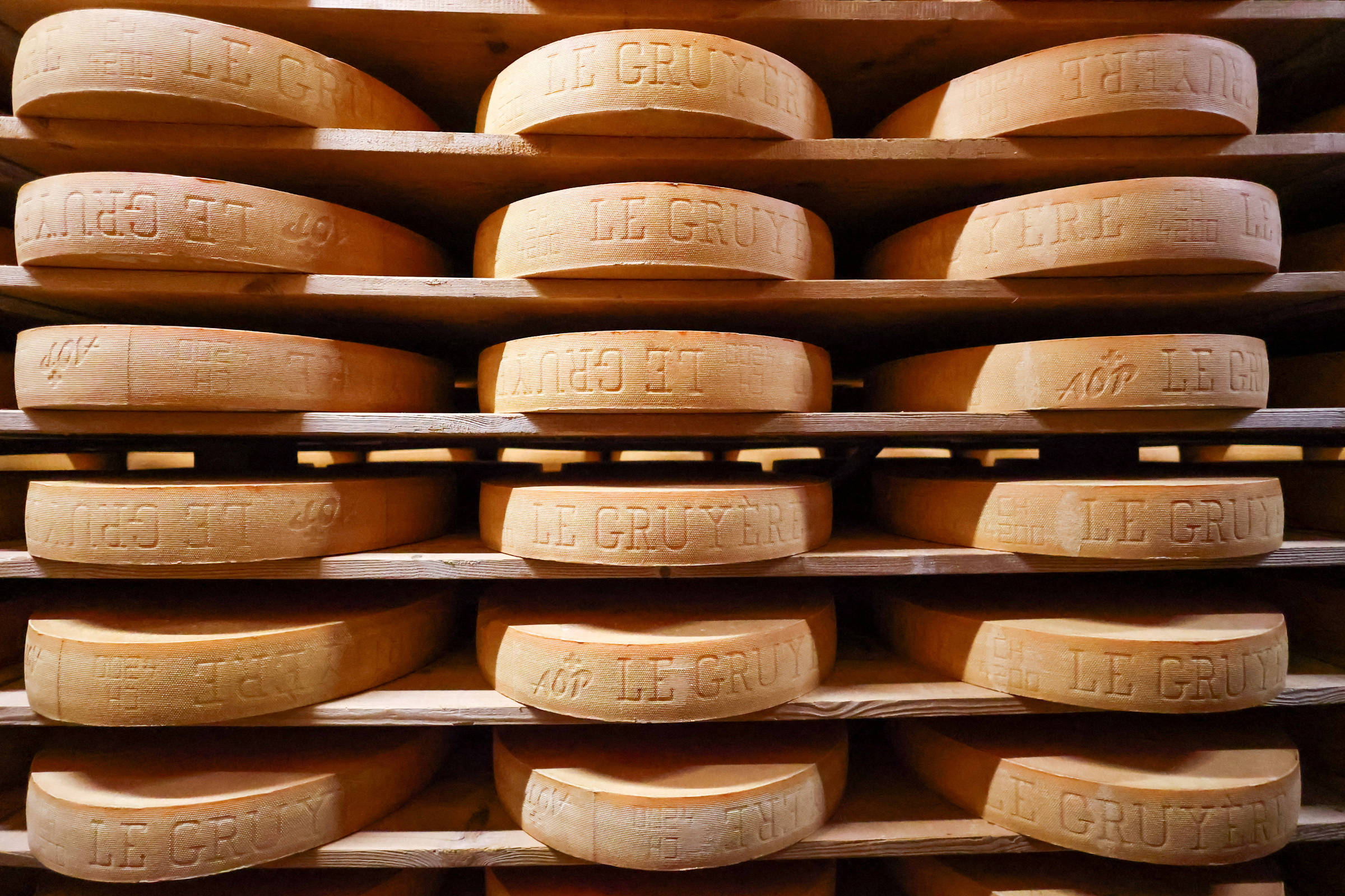 Desafios e Inovações no Mercado do Queijo Gruyère Frente a Tarifas Americanas