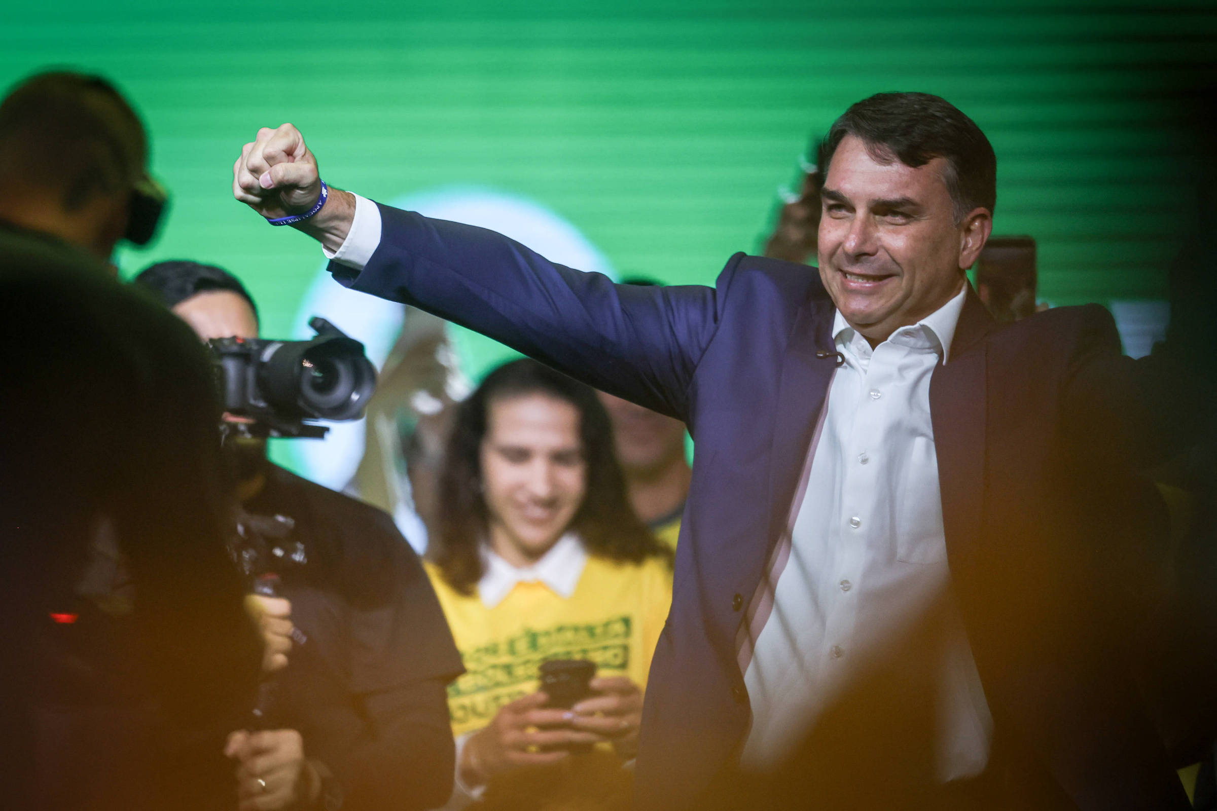Flávio Bolsonaro: O Futuro da Direita no Brasil?