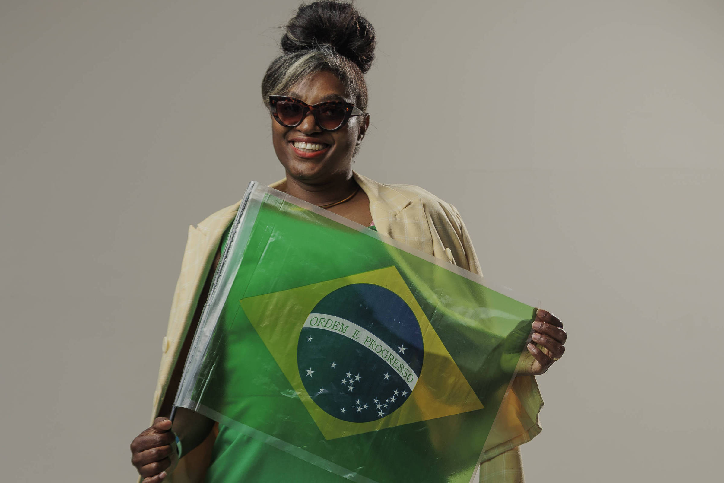 Bolsonaristas Reimaginam Estilo para Apoio a Flávio em SP
