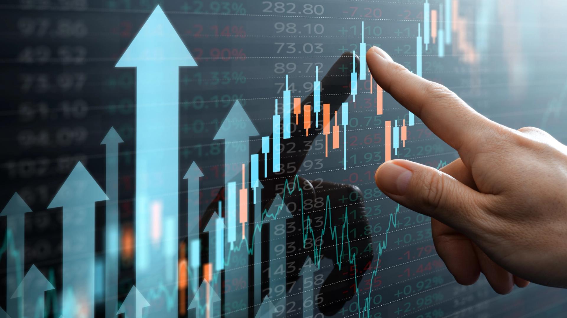 Atualizações ao Vivo: Ether Impulsiona alta das criptomoedas enquanto Bitcoin se mantém em torno de $65,500