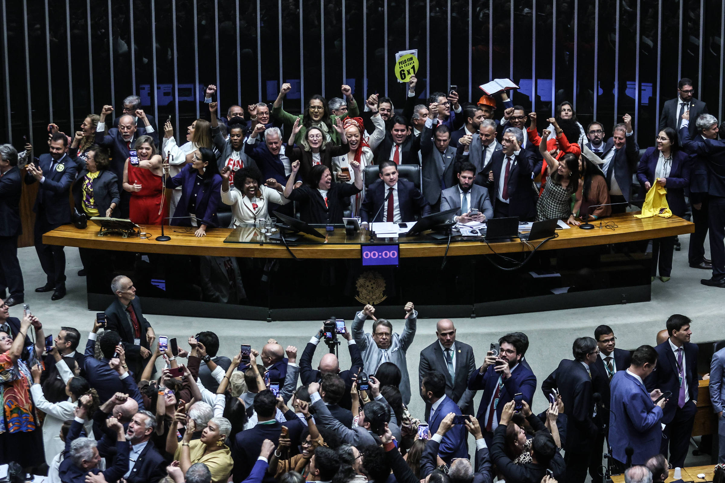 87% dos Deputados Federais Pretendem Disputar Reeleição: Um Recorde Históric